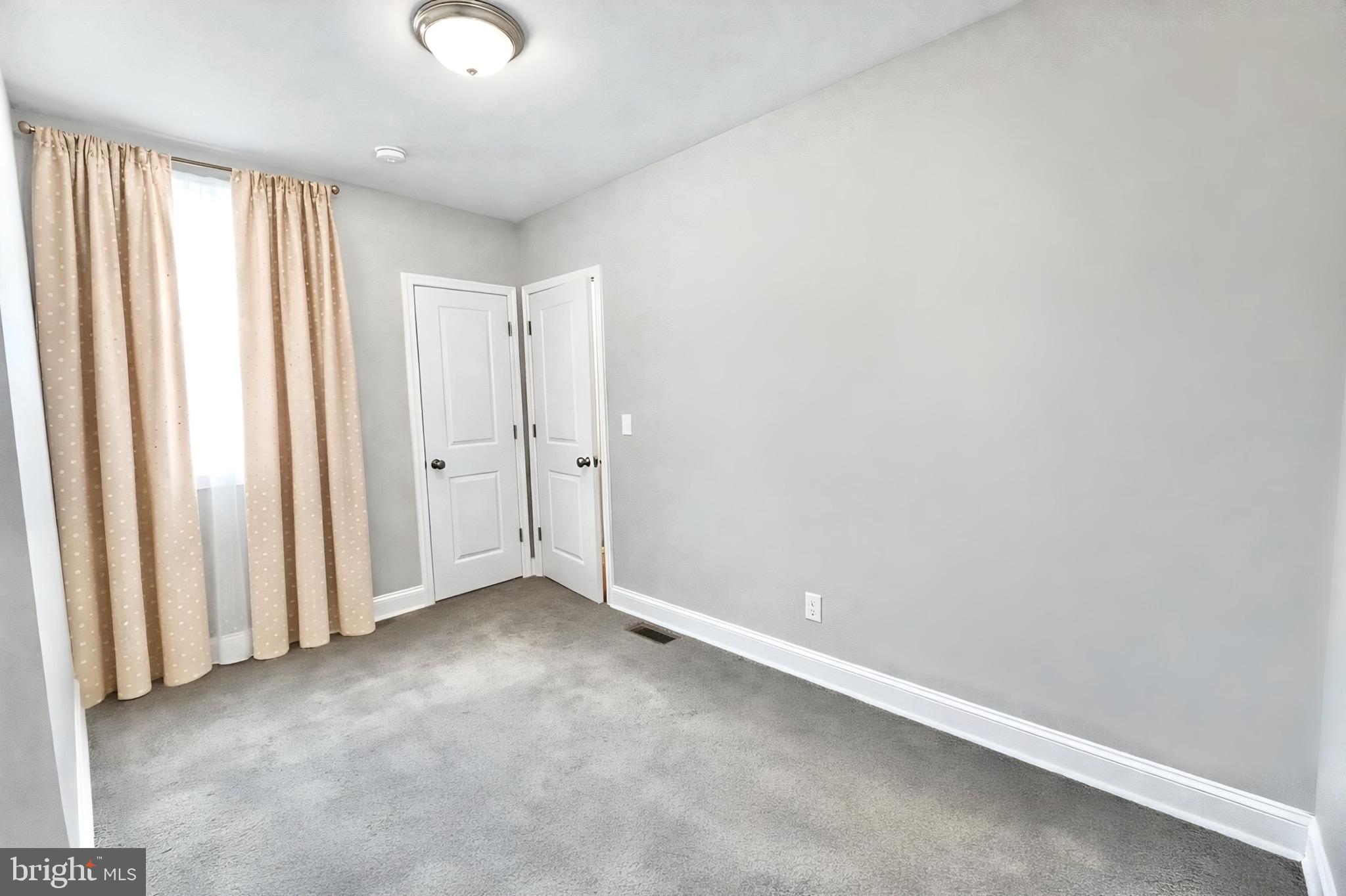 CALVERTON HEIGHTS - Residential