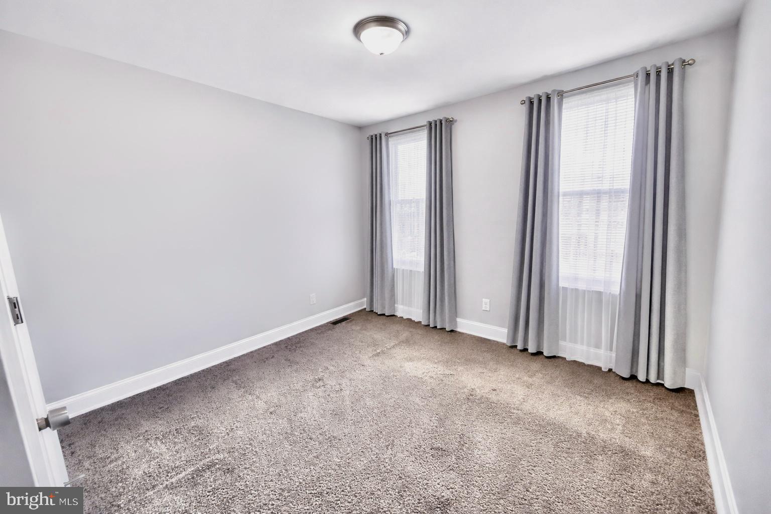 CALVERTON HEIGHTS - Residential