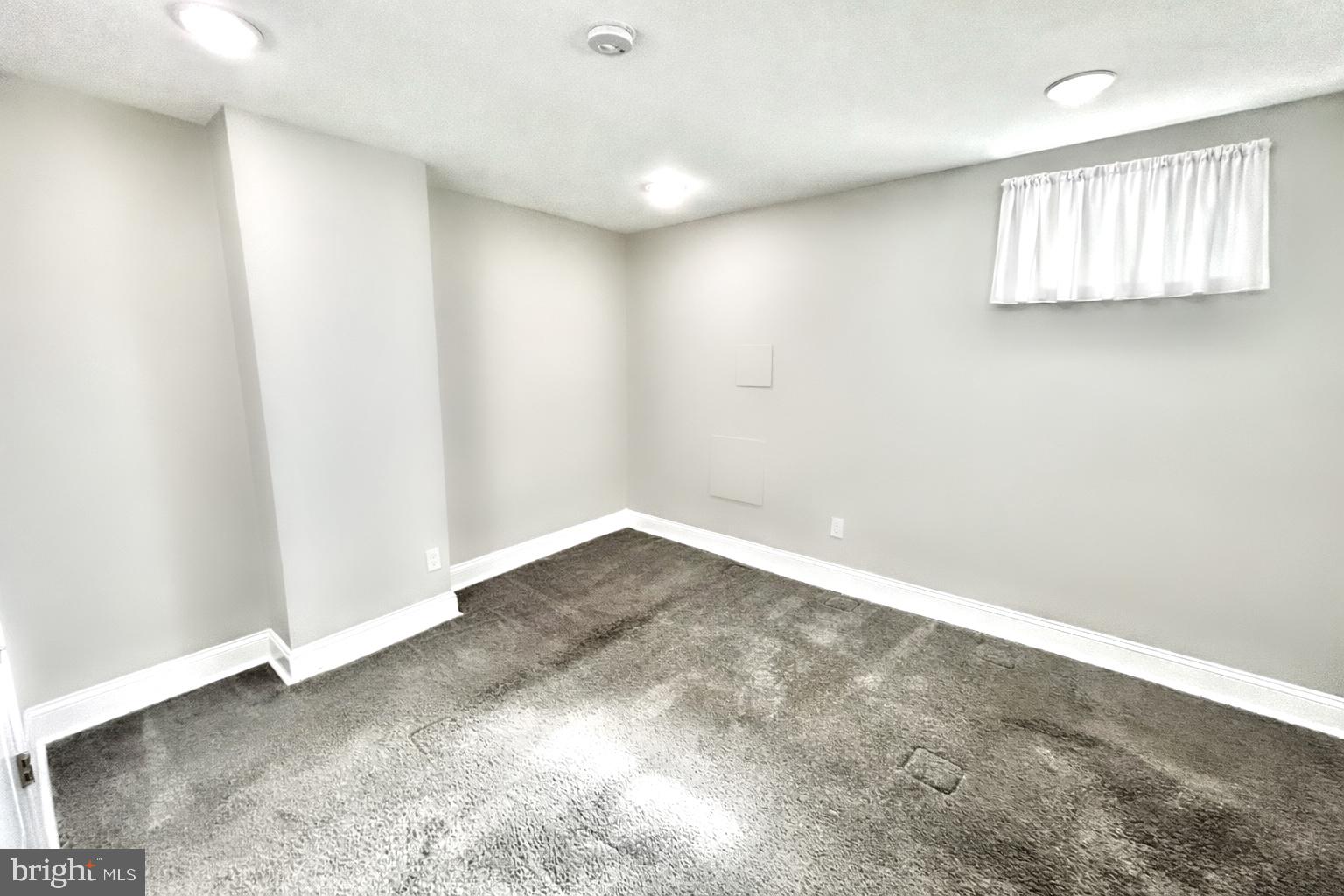 CALVERTON HEIGHTS - Residential