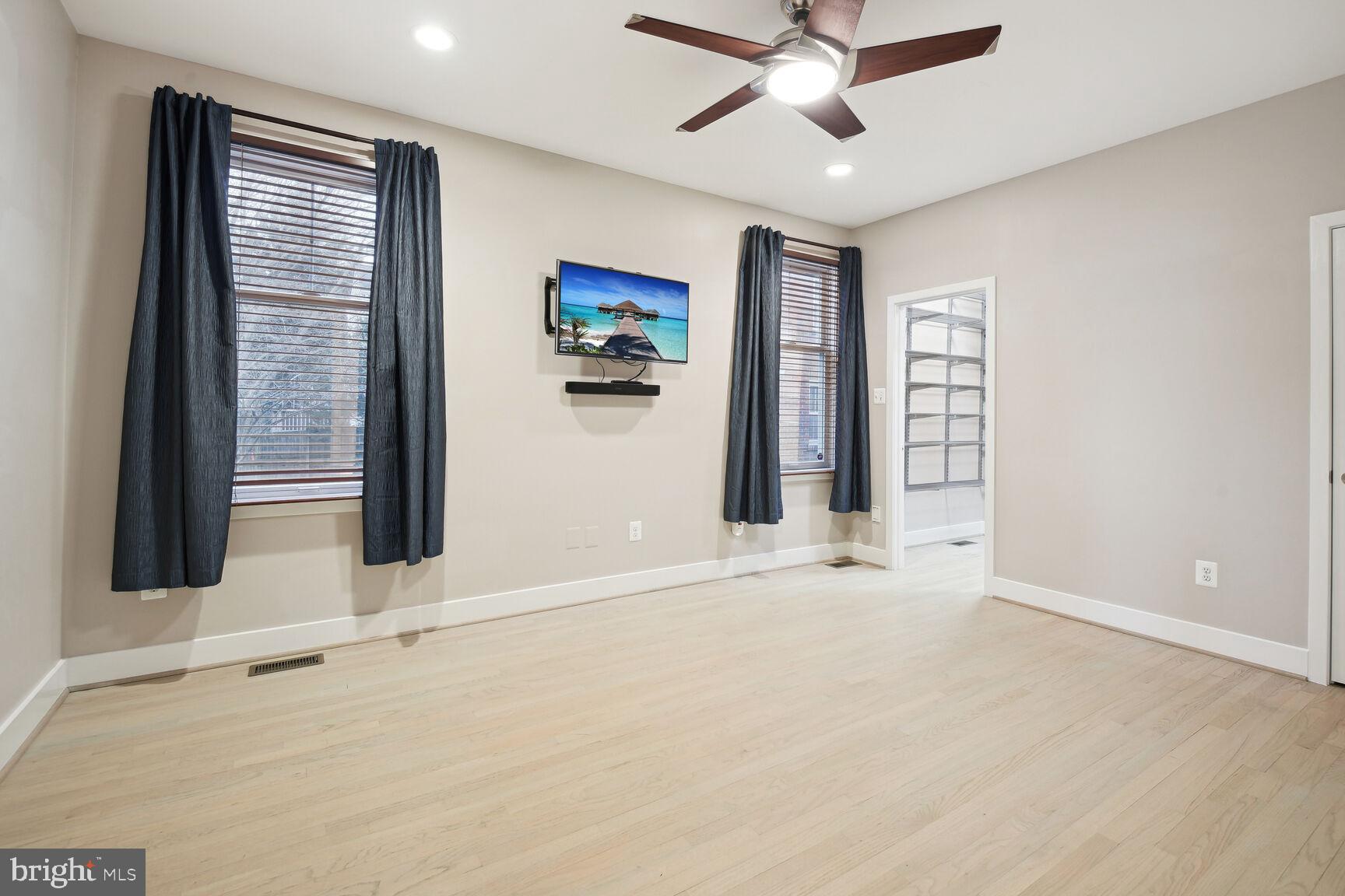 GLENBROOK VILLAGE - Residential Lease