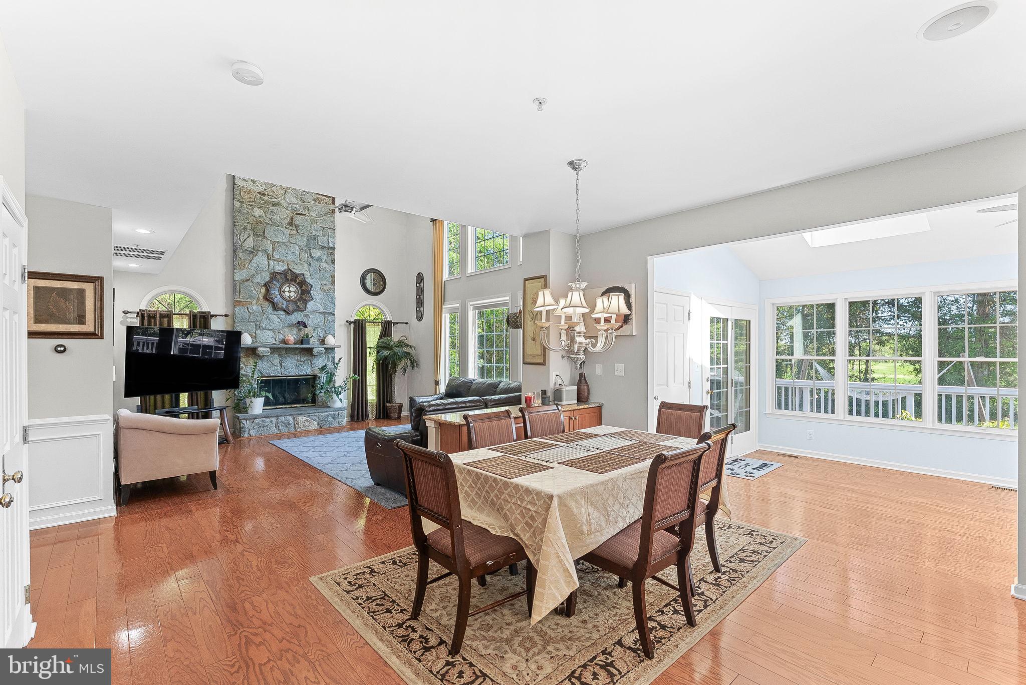 SOUTH RIDING - Residential Lease