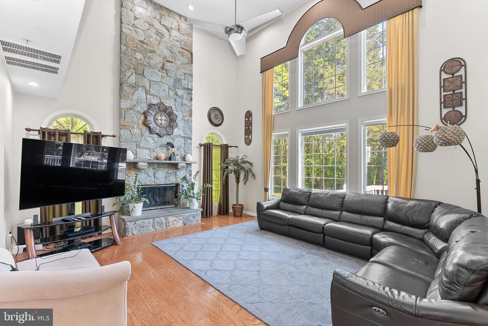 SOUTH RIDING - Residential Lease