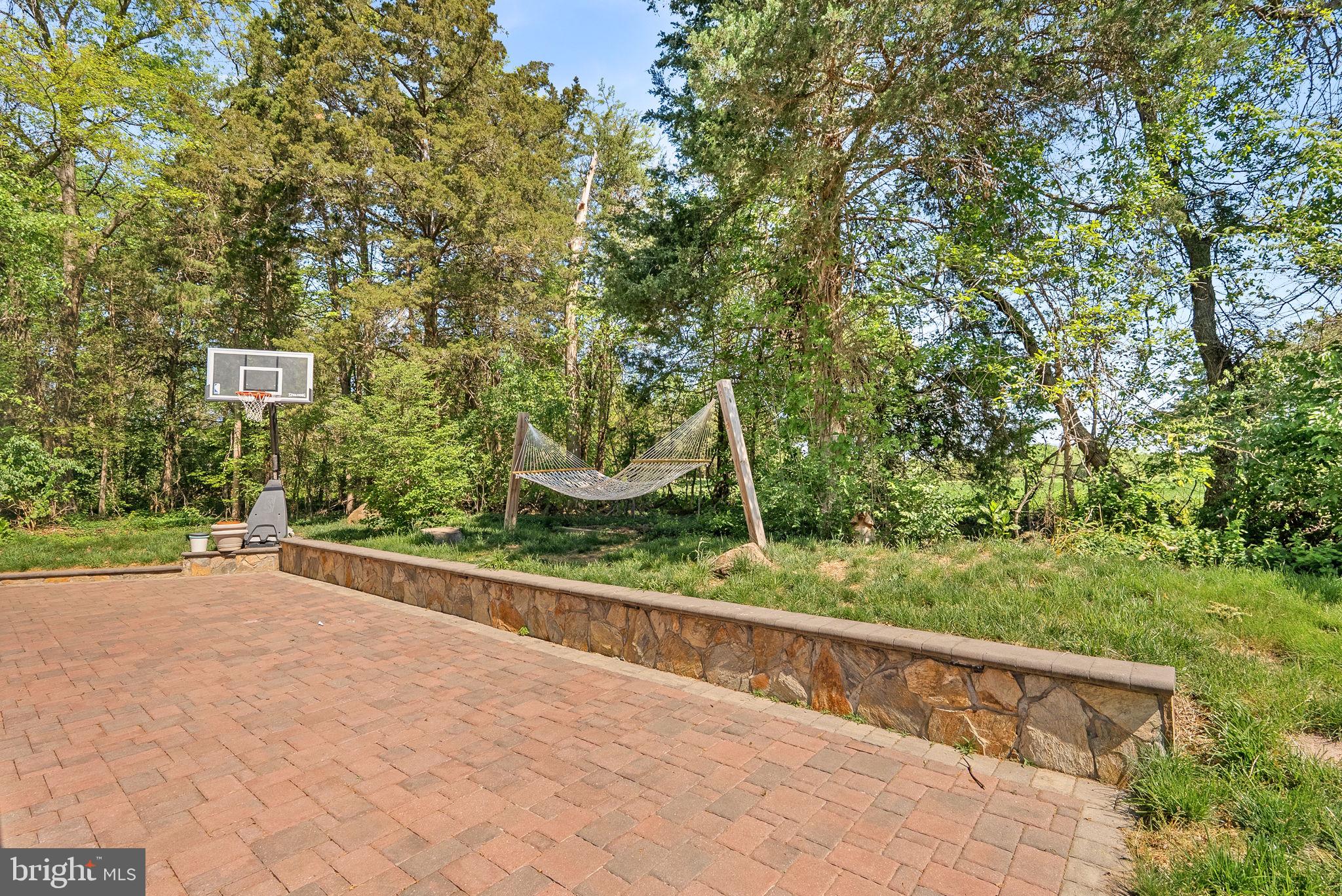 SOUTH RIDING - Residential Lease