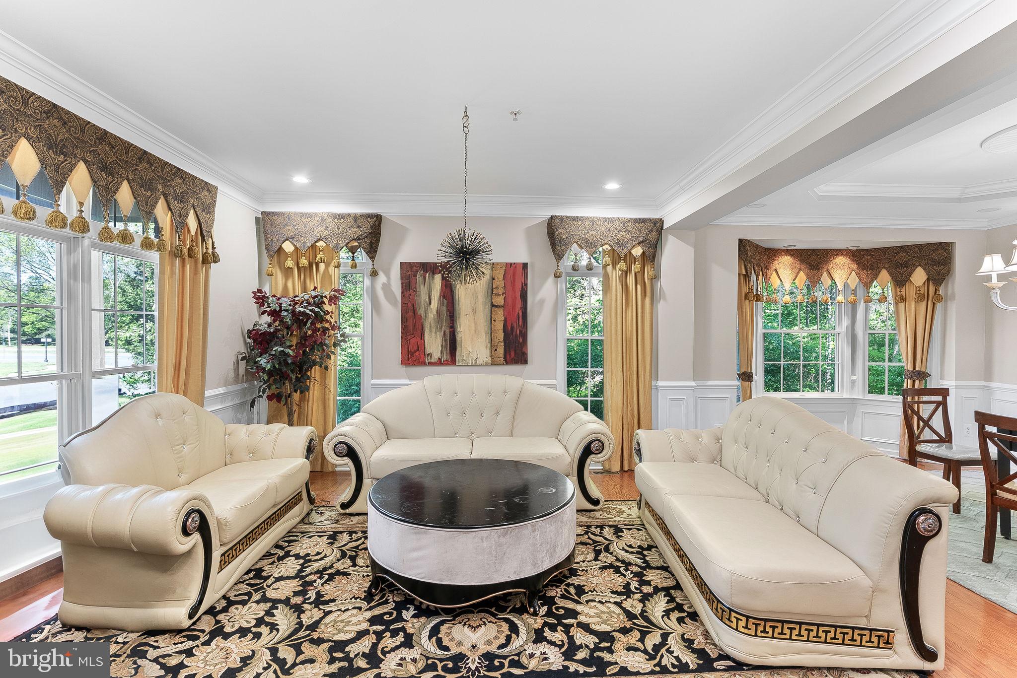 SOUTH RIDING - Residential Lease