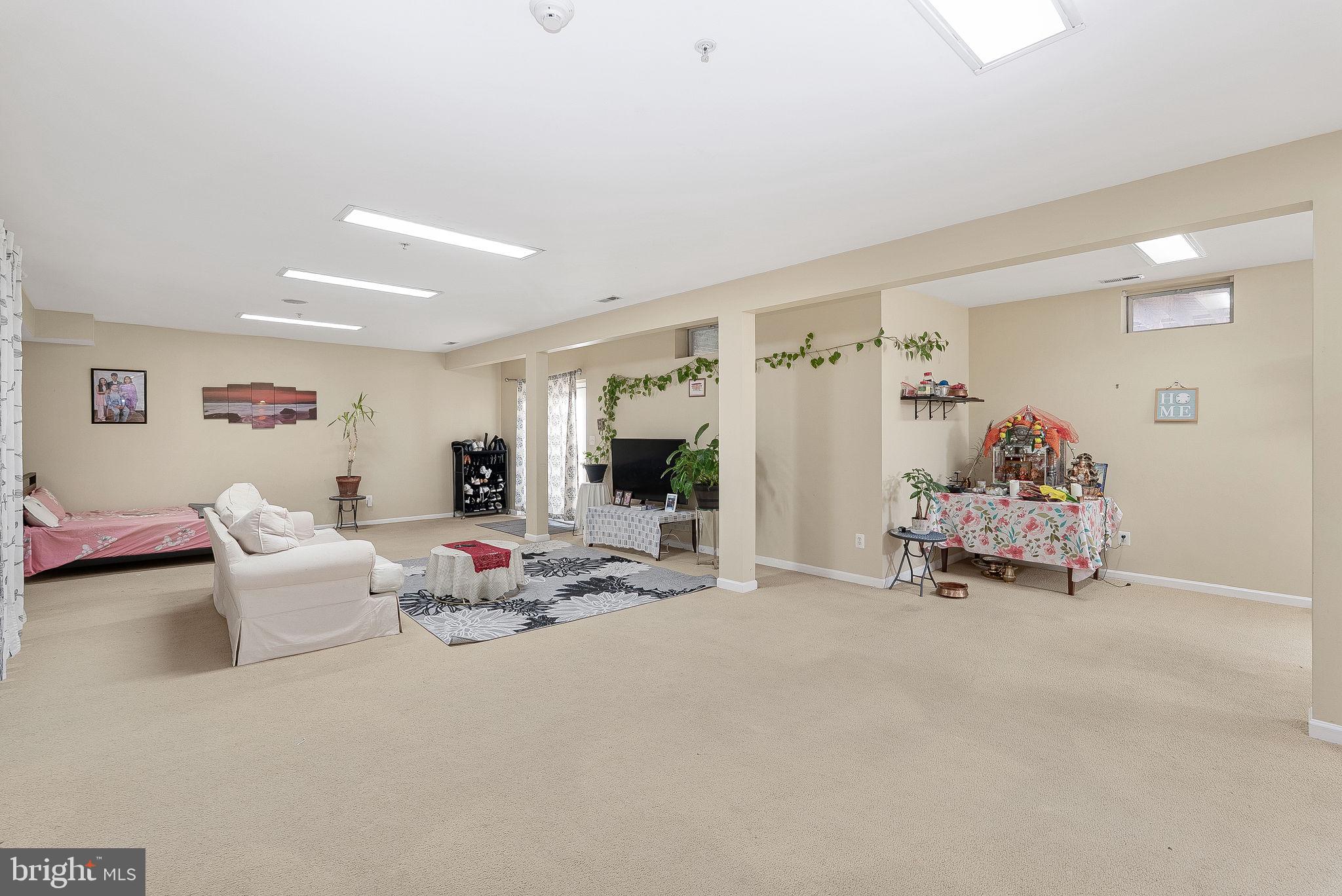 SOUTH RIDING - Residential Lease