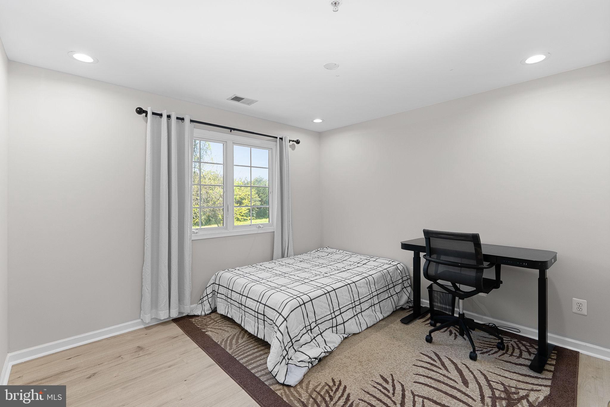 SOUTH RIDING - Residential Lease