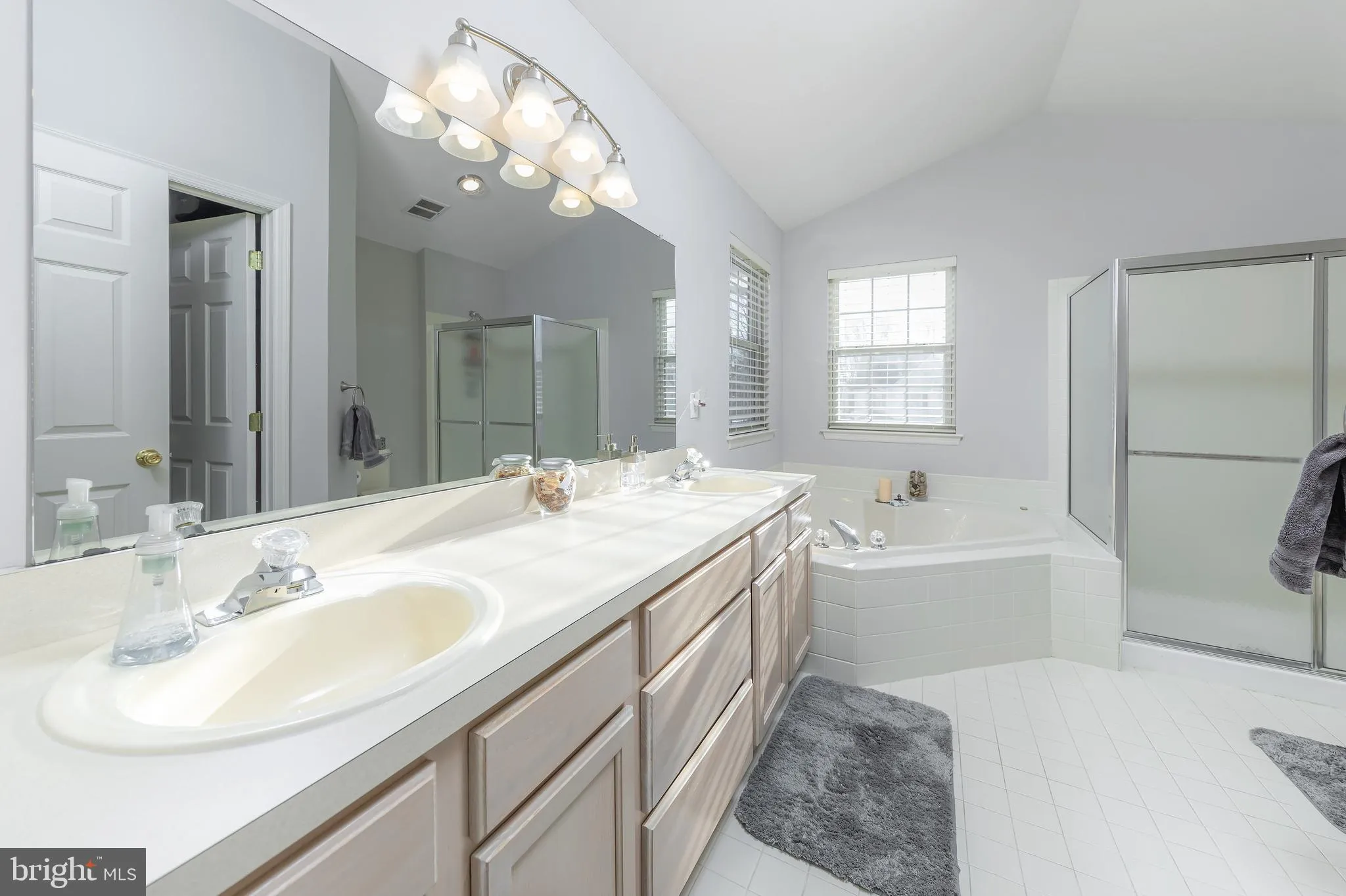 Williamstown, New Jersey 08094, United States, 4 Bedrooms Bedrooms, ,3 BathroomsBathrooms,Residential,Pending,24102