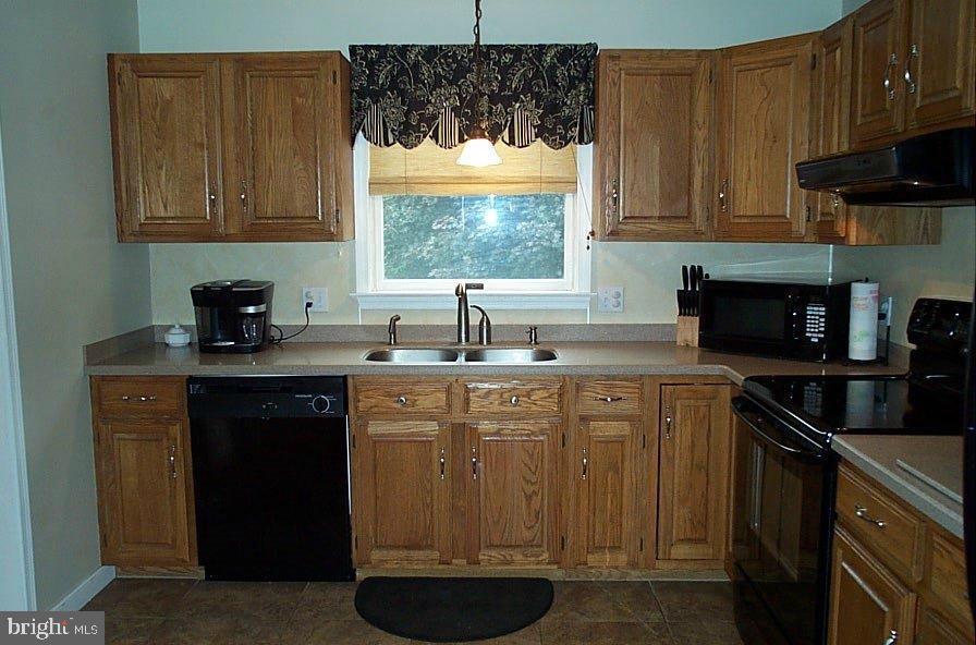 CLAY MANOR - Residential