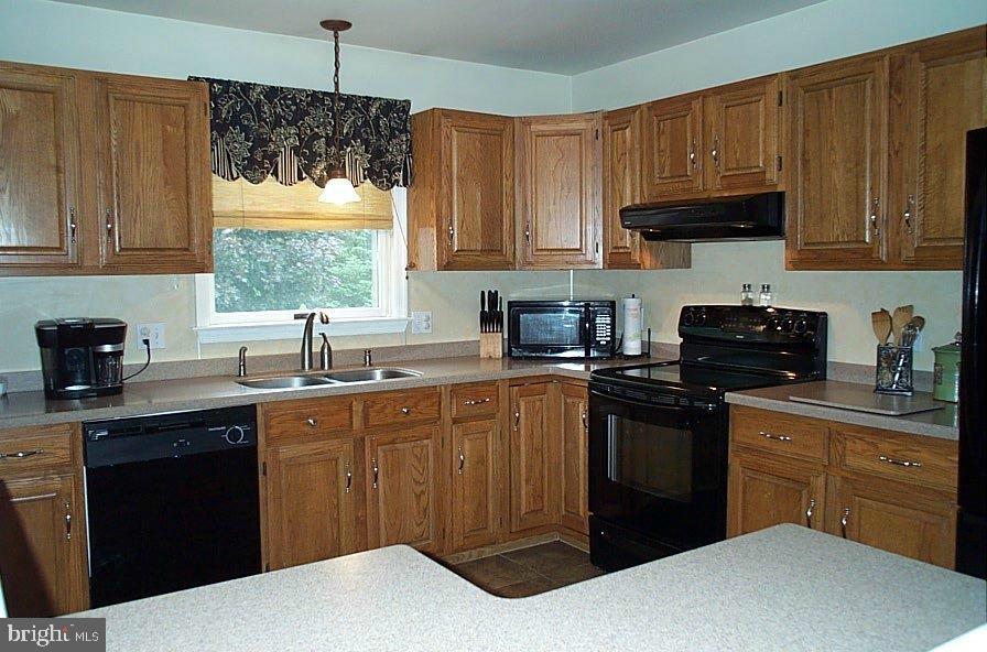 CLAY MANOR - Residential