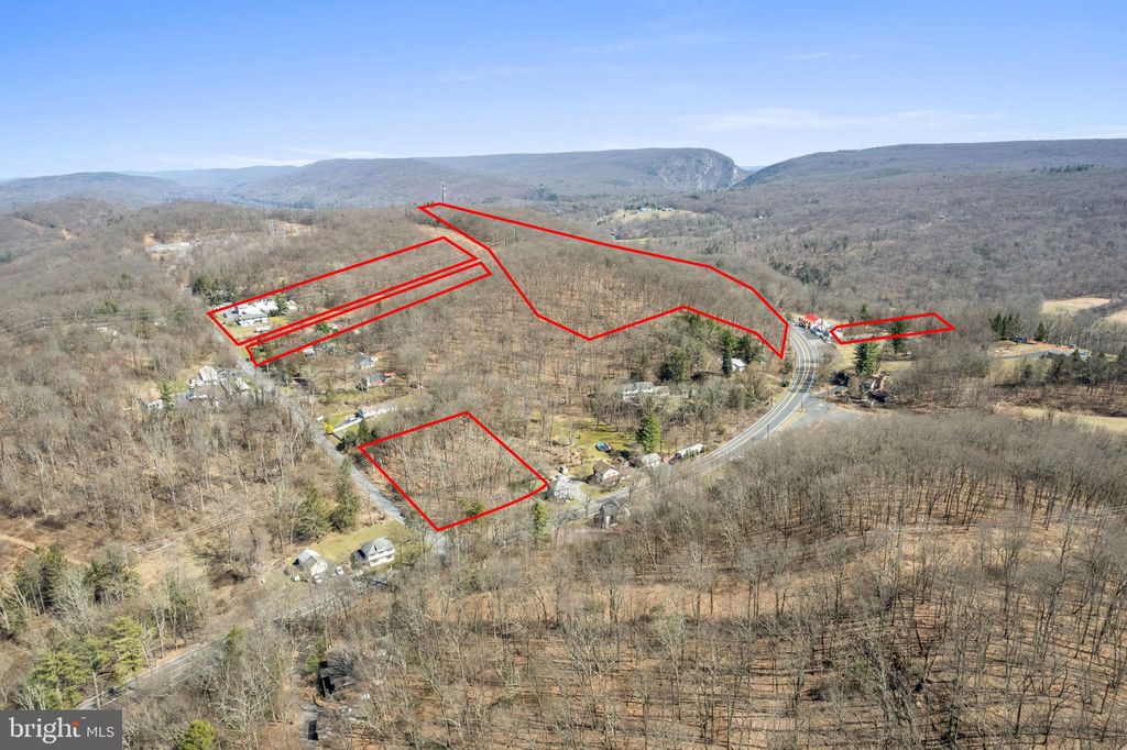 Photo of 3154 Godfrey Ridge Drive, STROUDSBURG, PA 18360 (MLS # PAMR2002134)