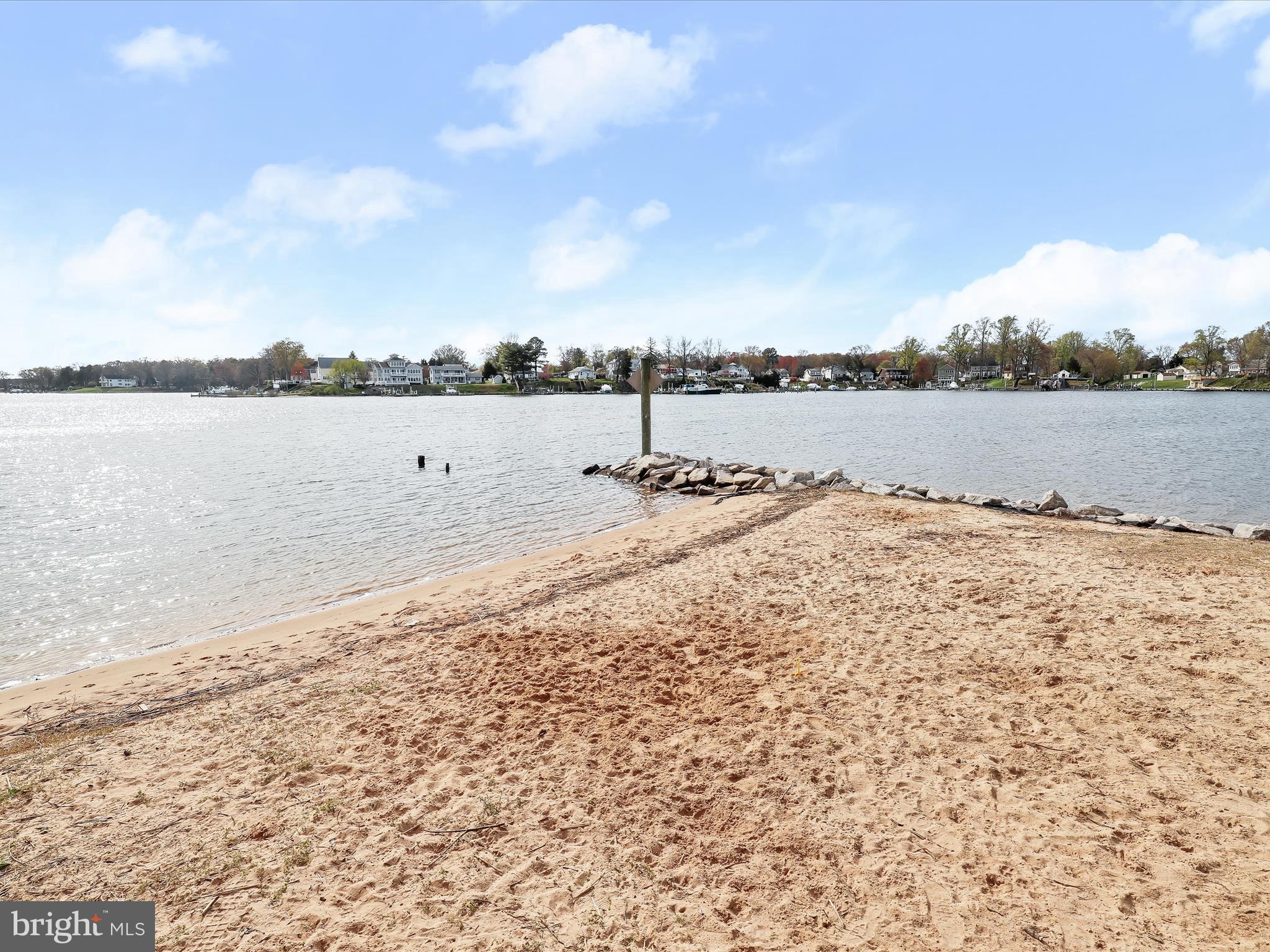 ELIZABETHS LANDING - Residential