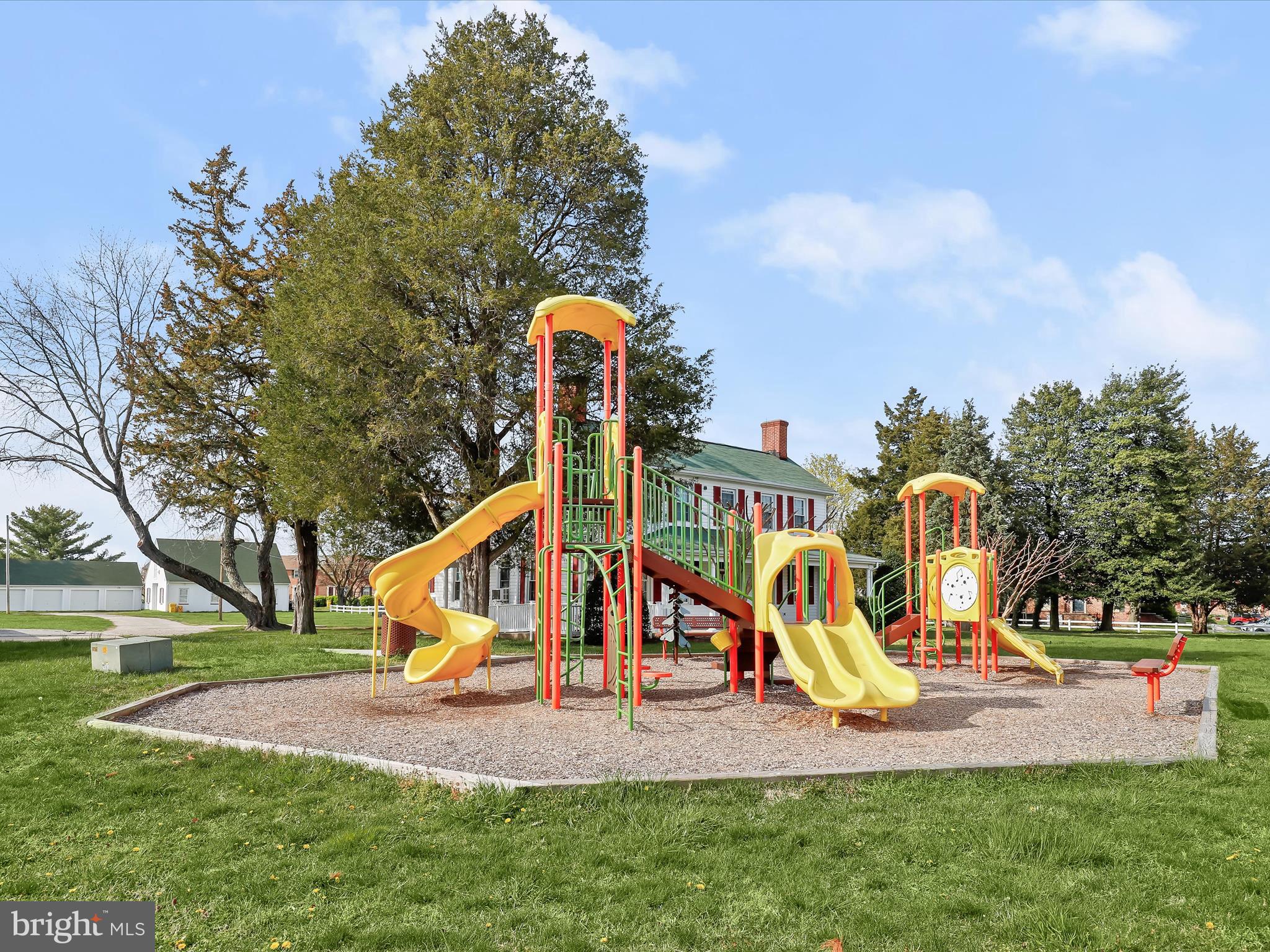 ELIZABETHS LANDING - Residential