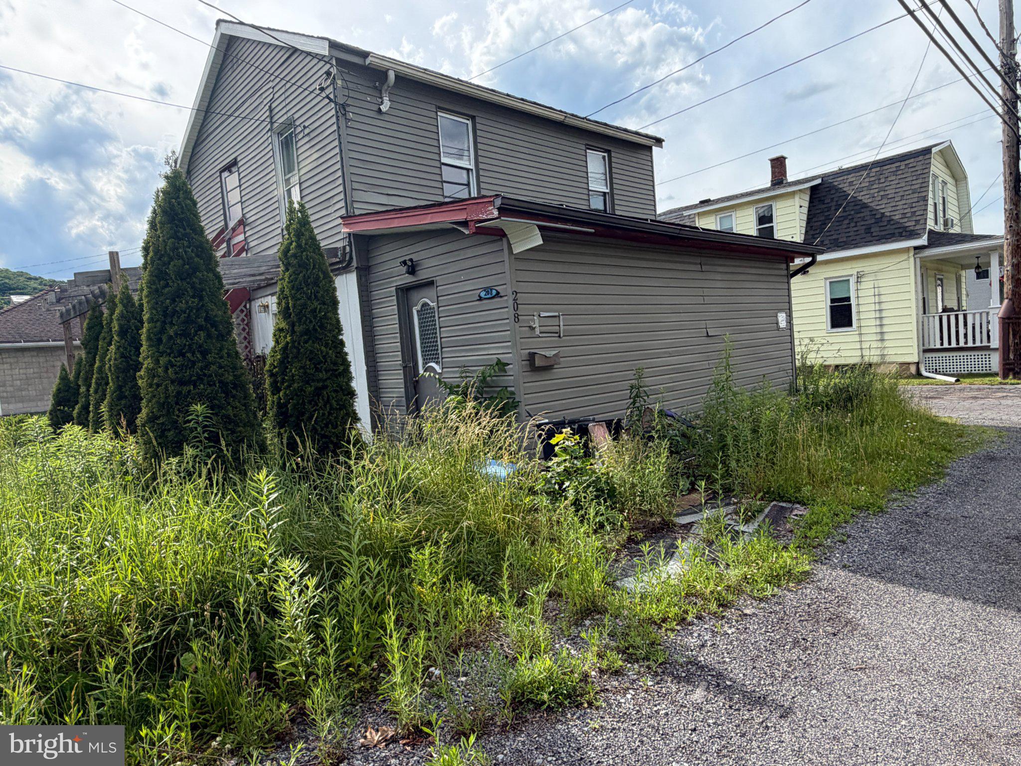 208 ZIMMERMAN AVENUE