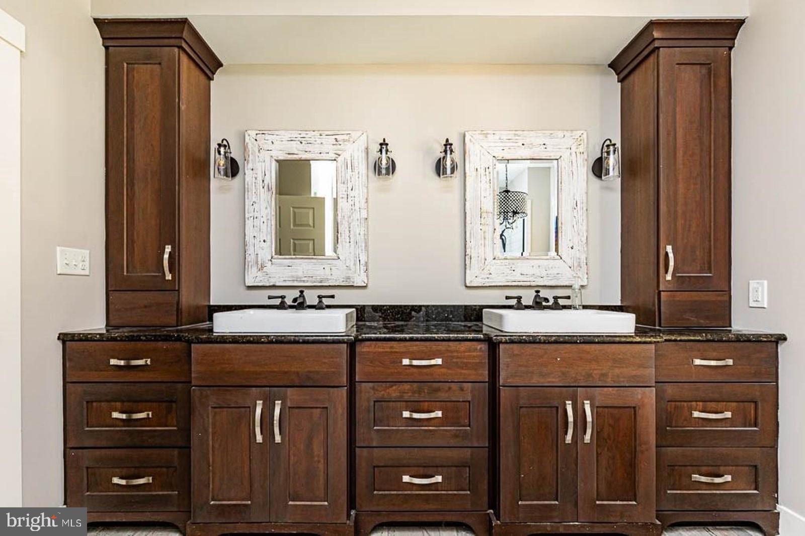 WINGFIELD ESTATES - Residential