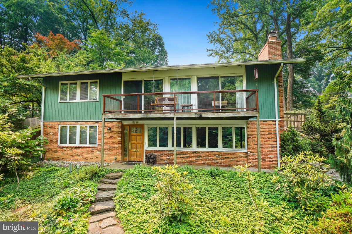 3216 WOODBINE STREET