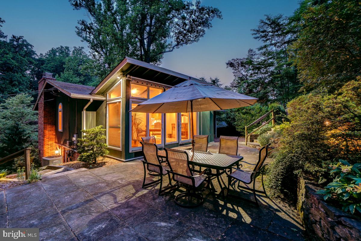 3216 WOODBINE STREET