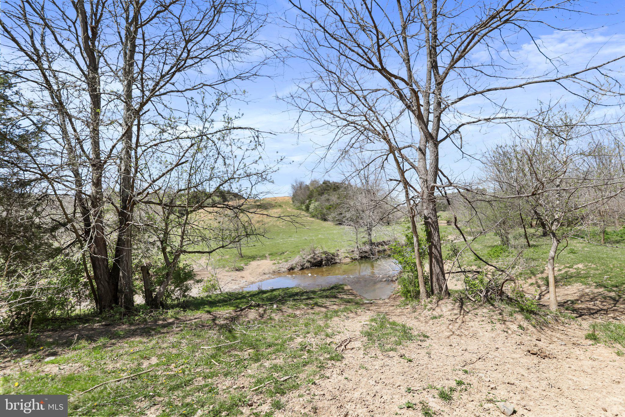 CROOKED RUN - Commercial Sale