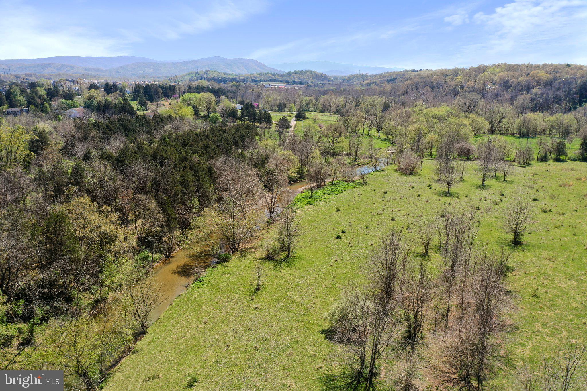 CROOKED RUN - Commercial Sale