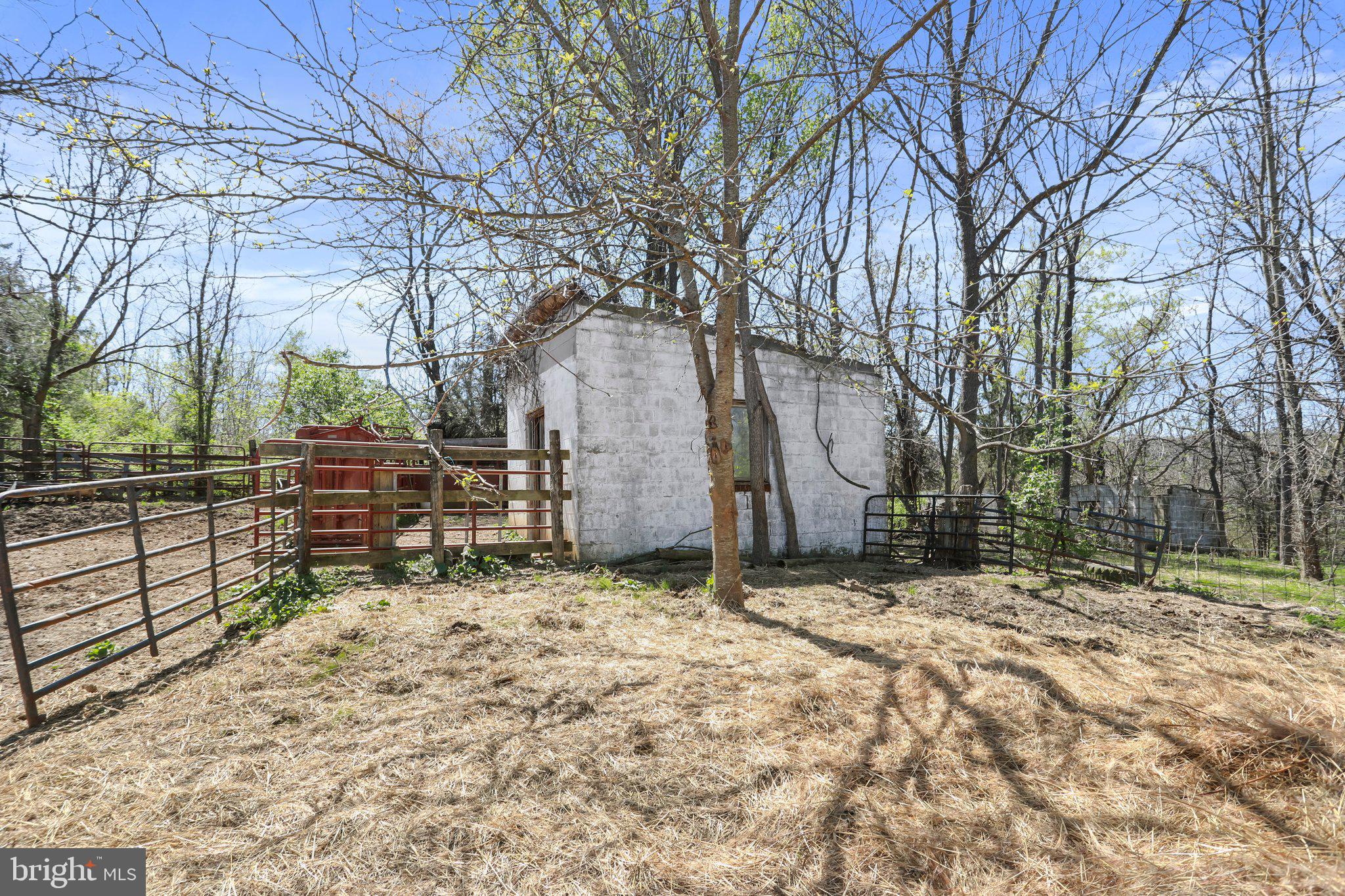 CROOKED RUN - Commercial Sale