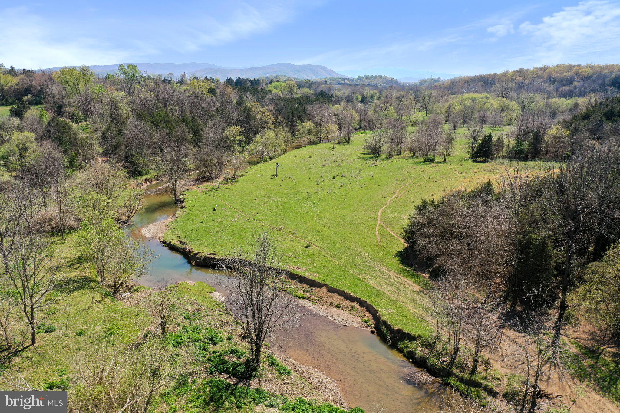 CROOKED RUN - Commercial Sale