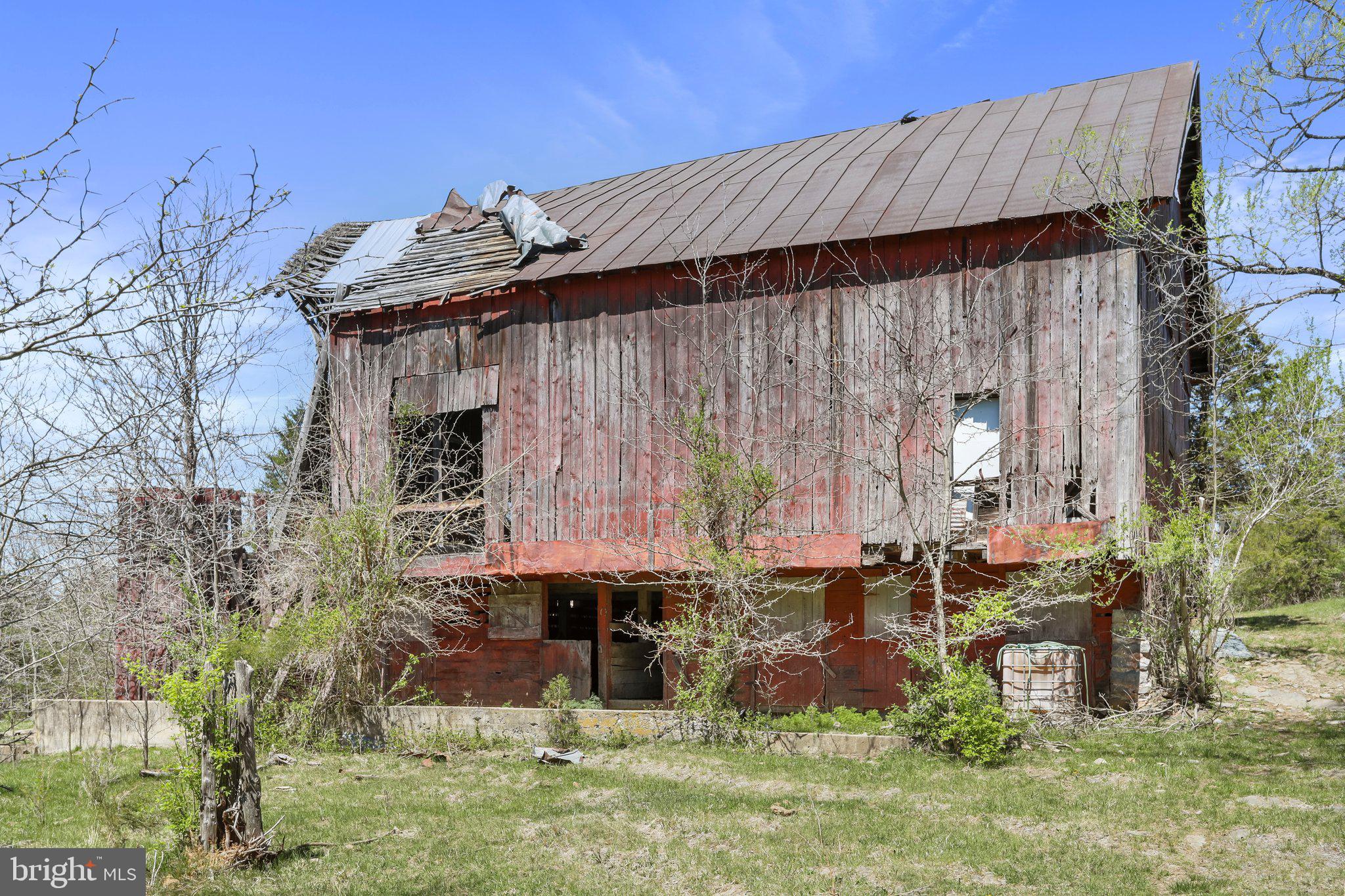 CROOKED RUN - Commercial Sale