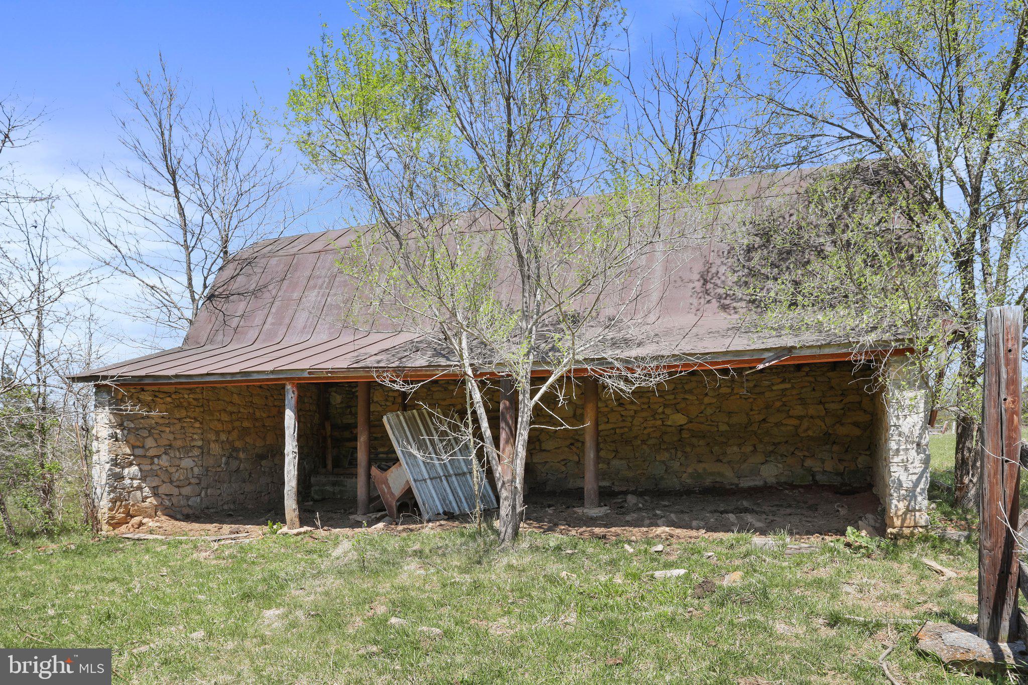 CROOKED RUN - Commercial Sale