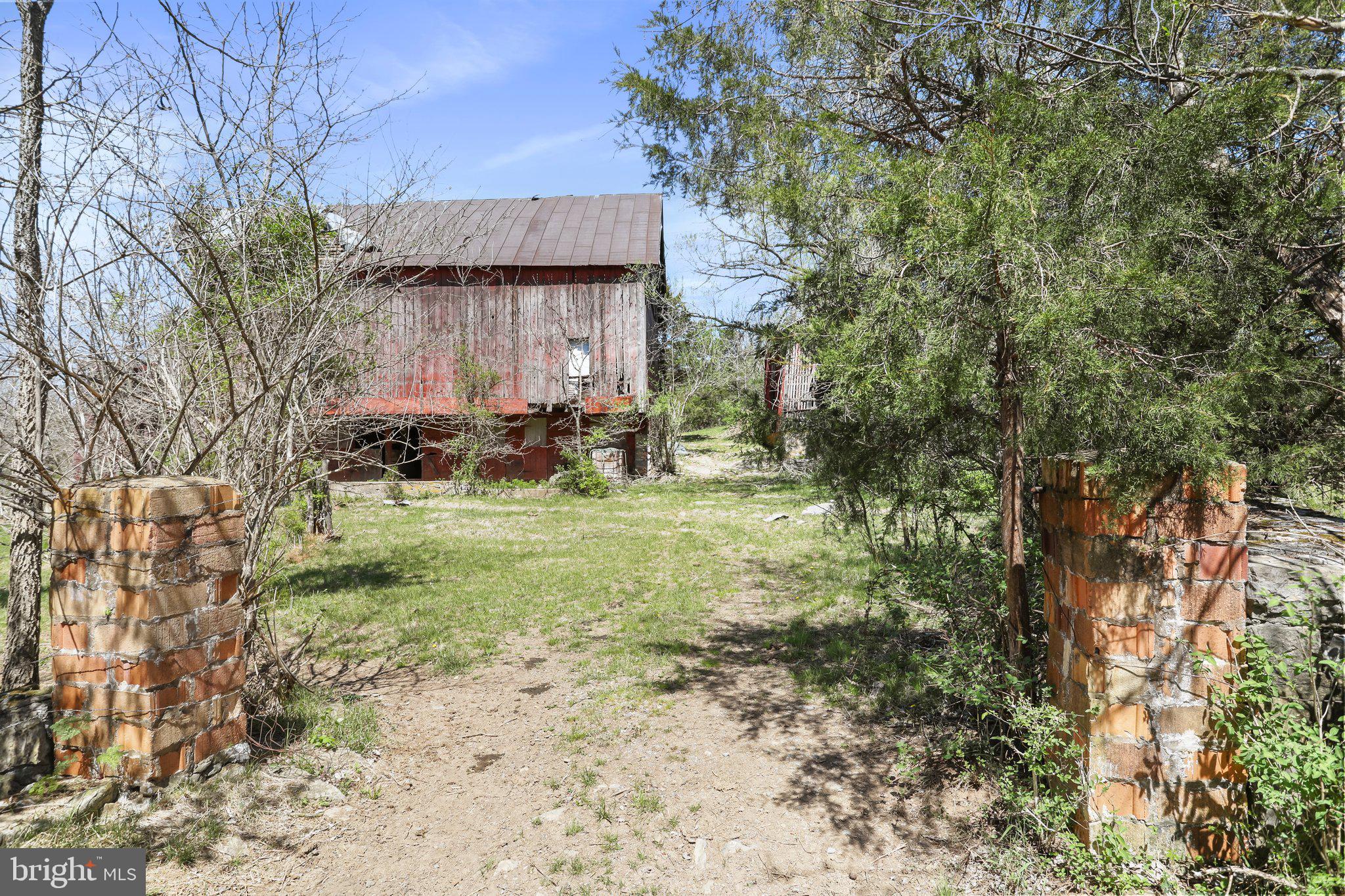 CROOKED RUN - Commercial Sale