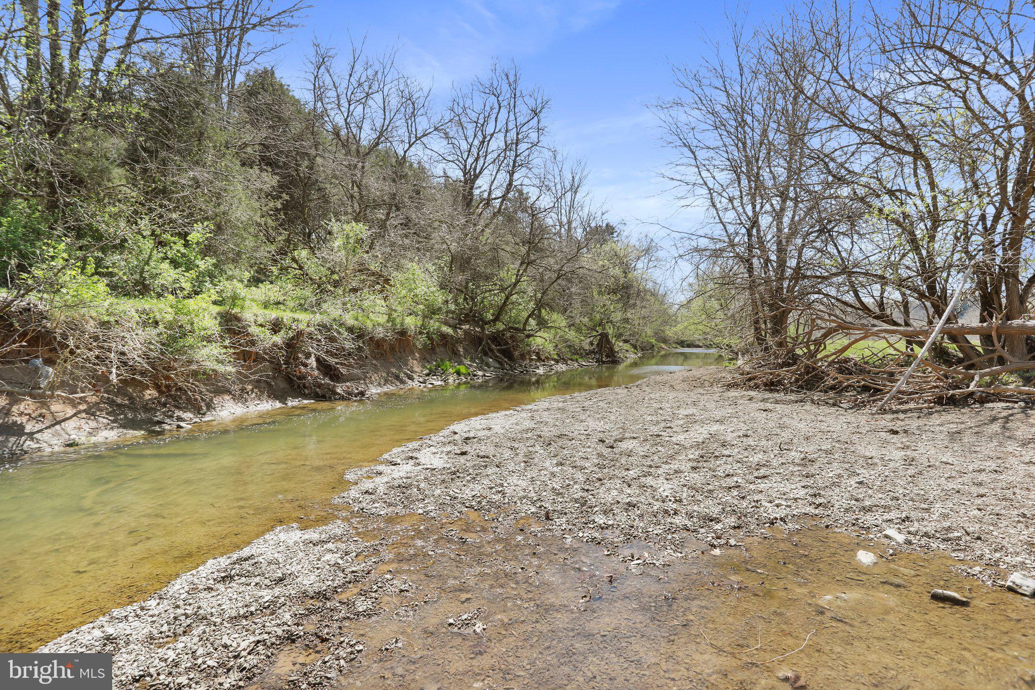 CROOKED RUN - Commercial Sale