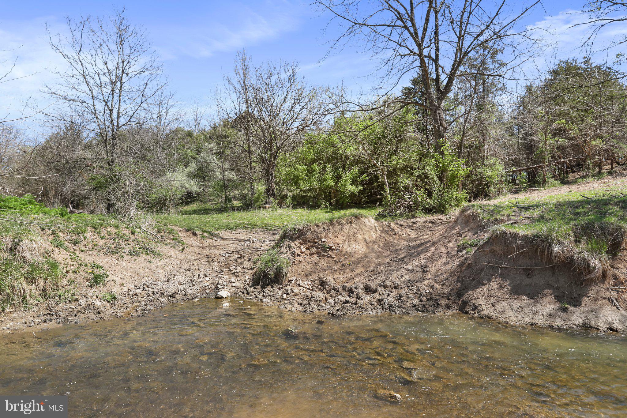 CROOKED RUN - Commercial Sale