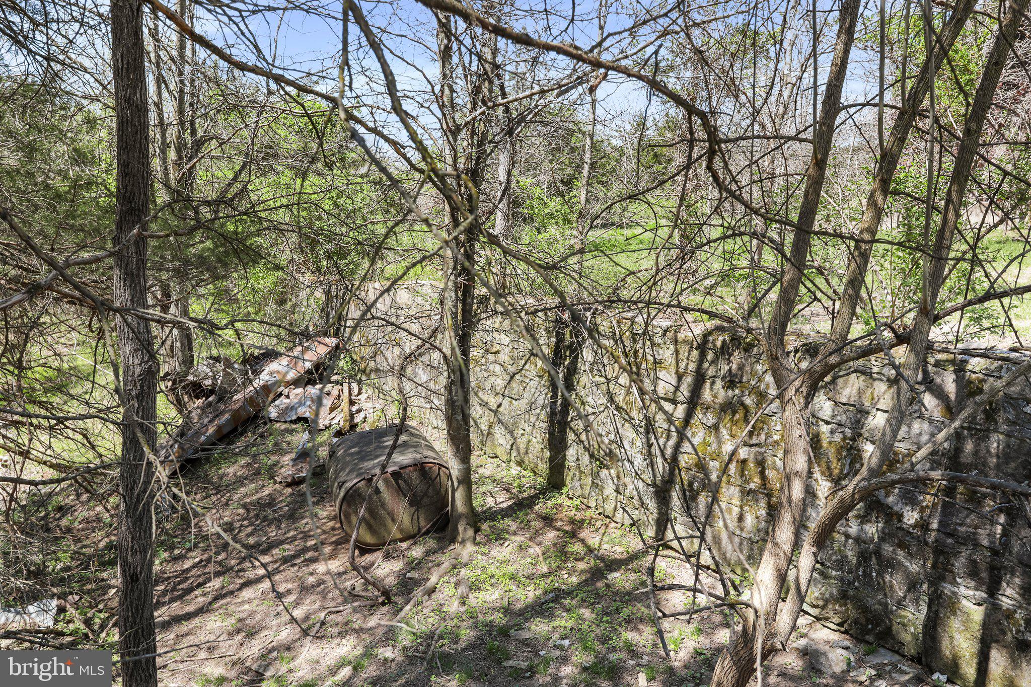 CROOKED RUN - Commercial Sale