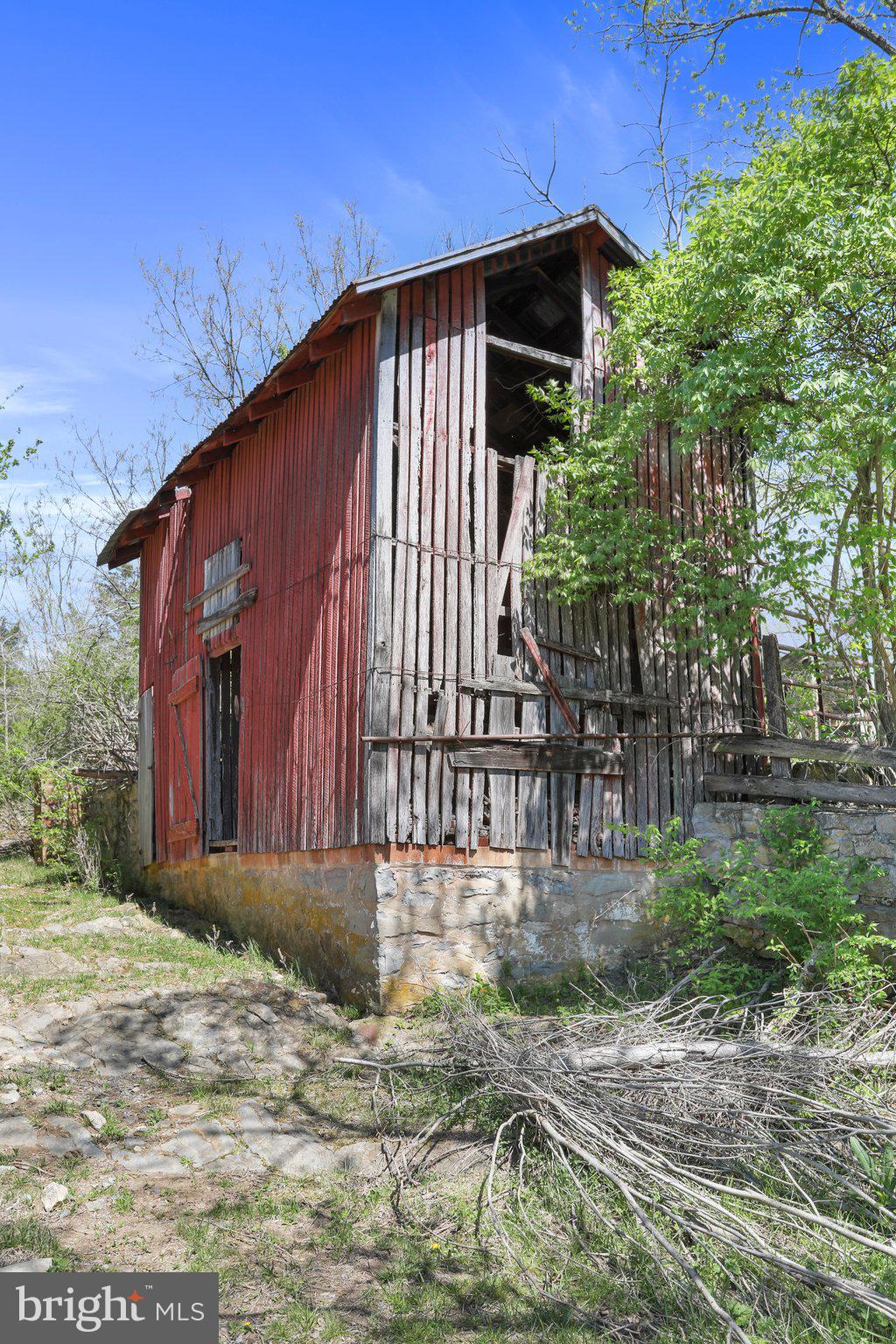 CROOKED RUN - Commercial Sale