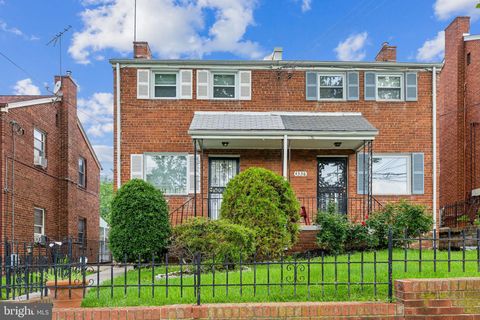 4334 DUBOIS PLACE SE WASHINGTON DC 20019
