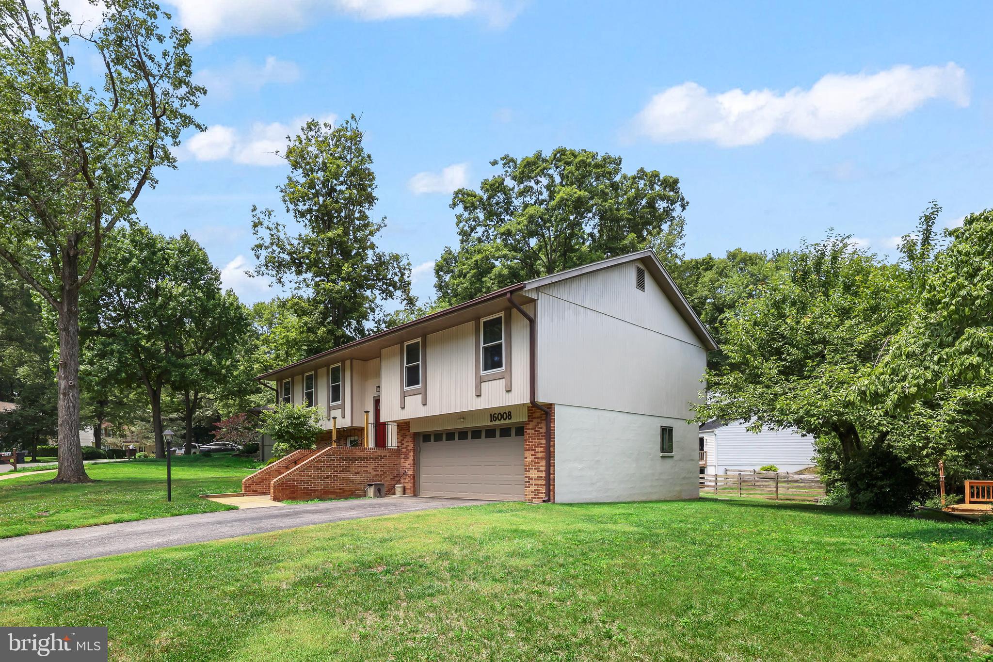16008 FAIRWAY DRIVE
