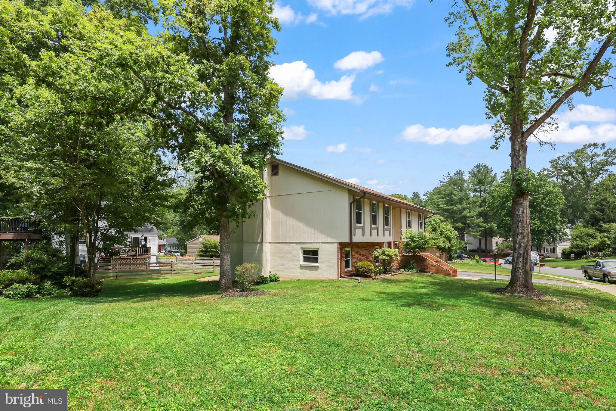 16008 FAIRWAY DRIVE