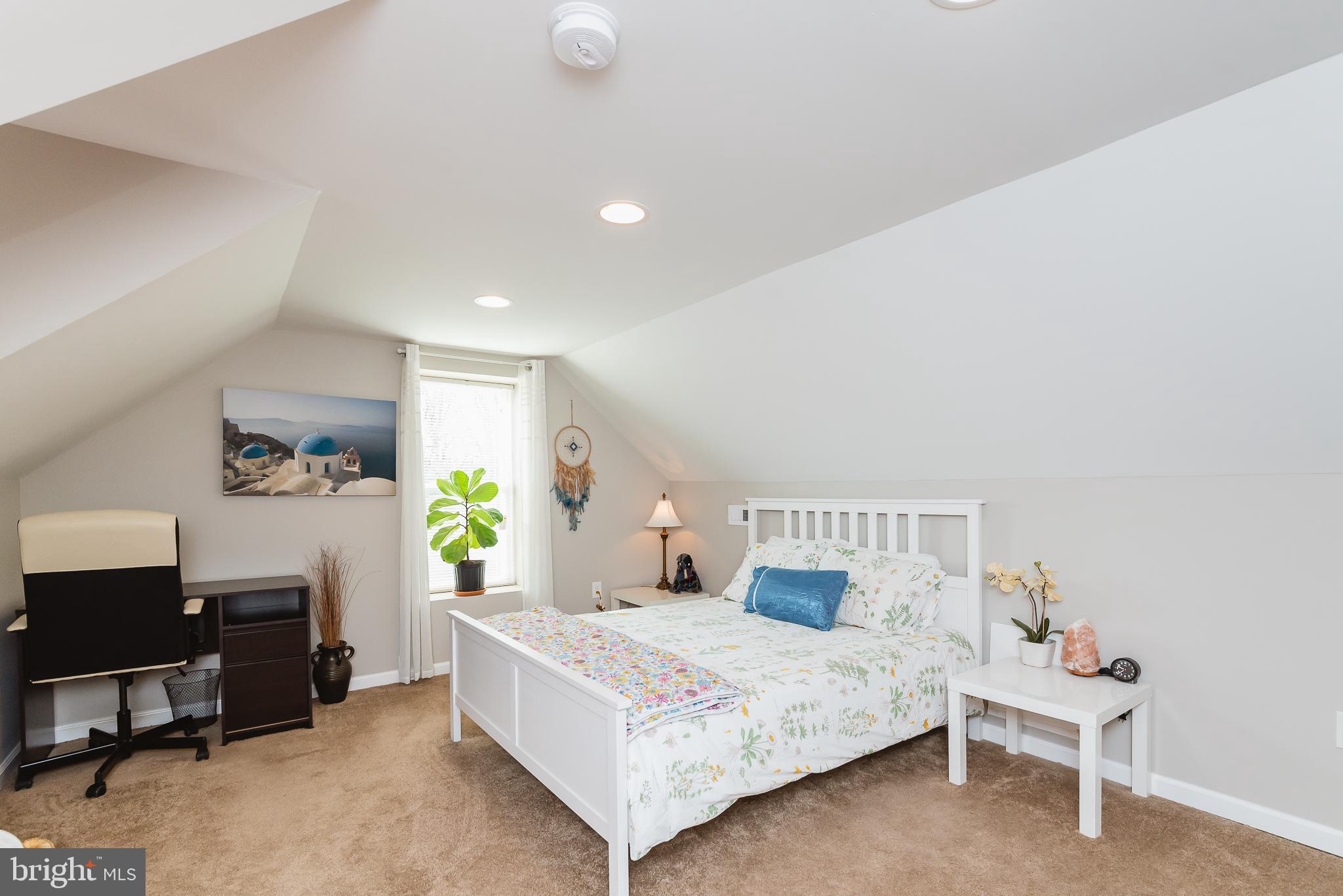 CATONSVILLE MANOR - Residential