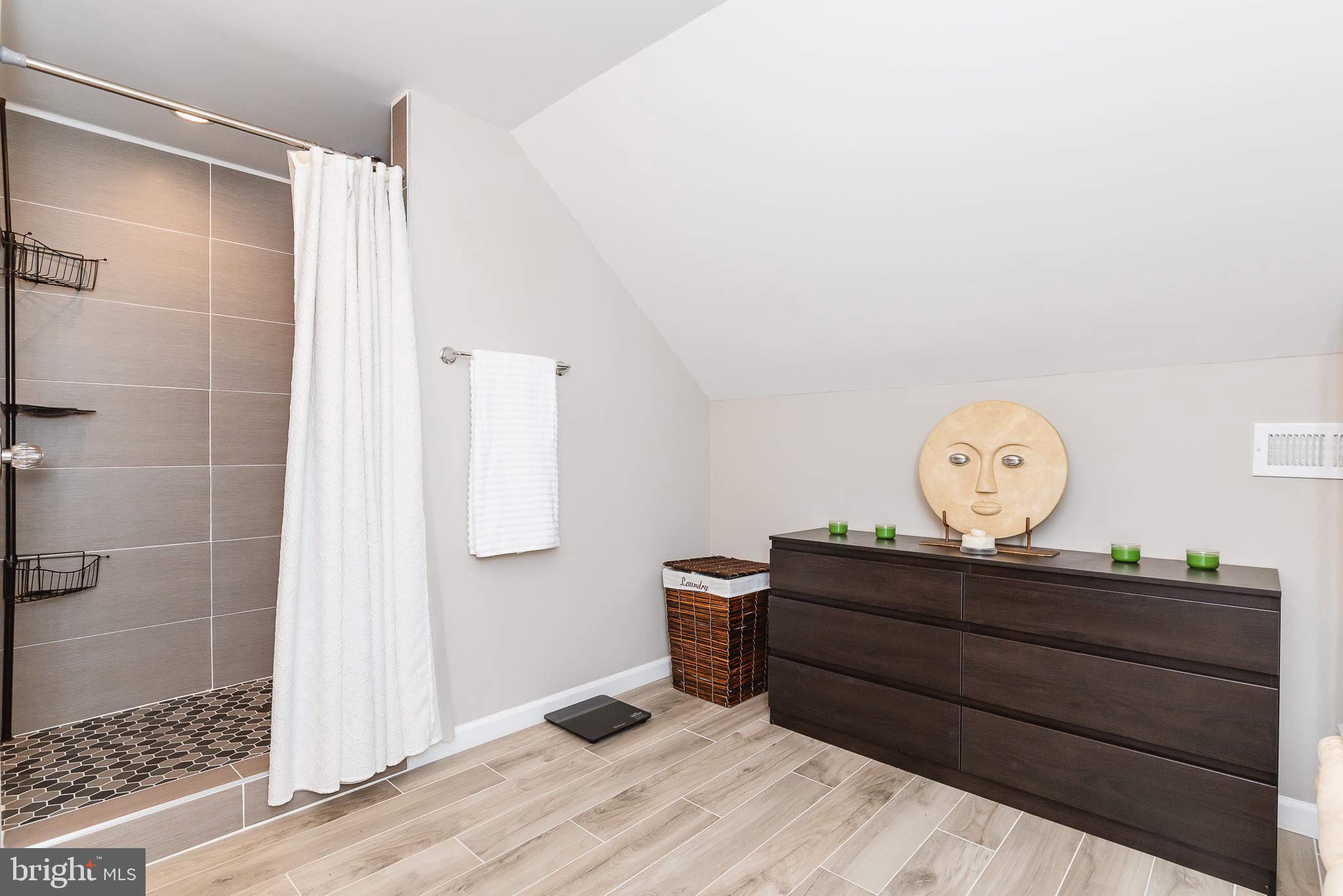 CATONSVILLE MANOR - Residential