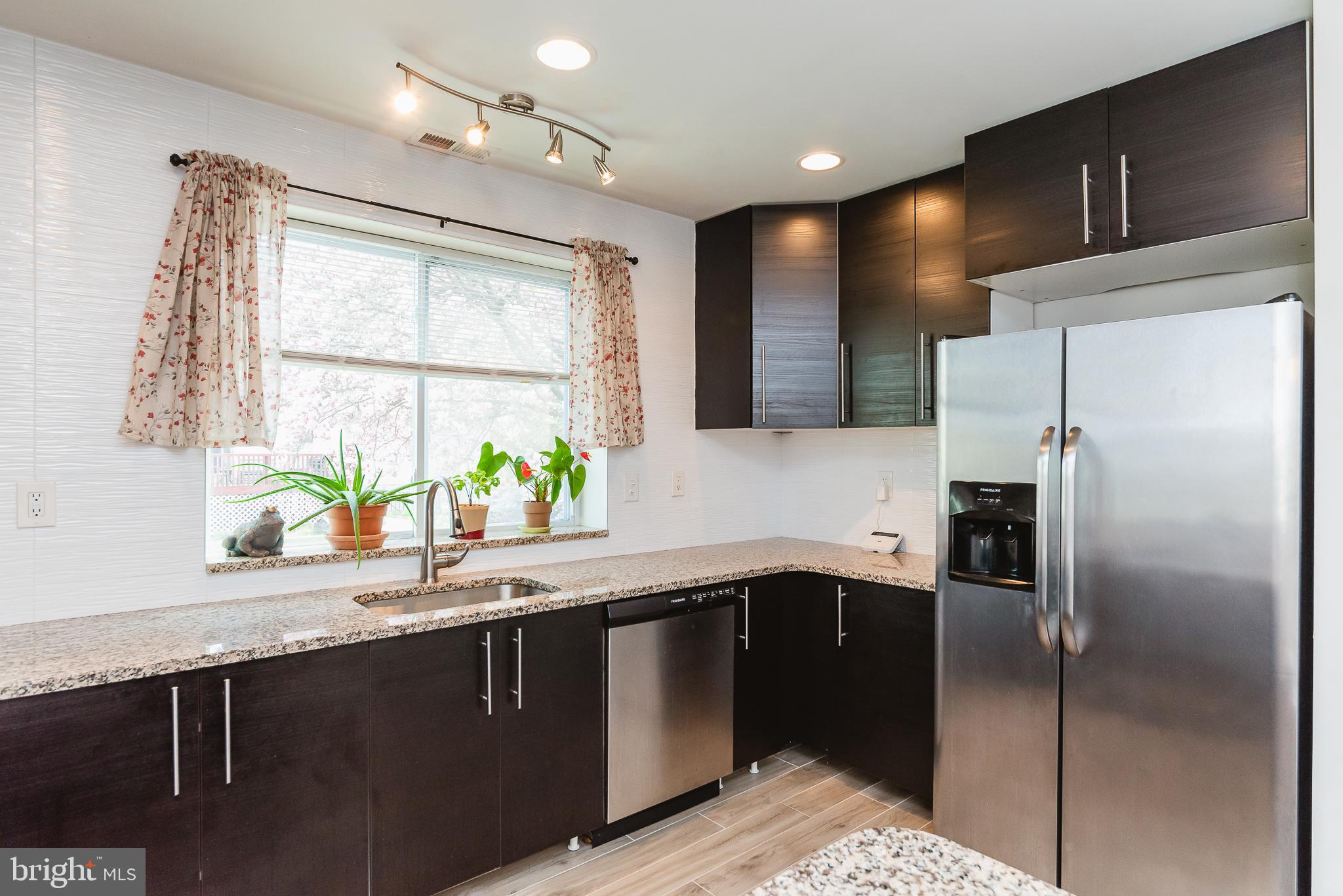 CATONSVILLE MANOR - Residential