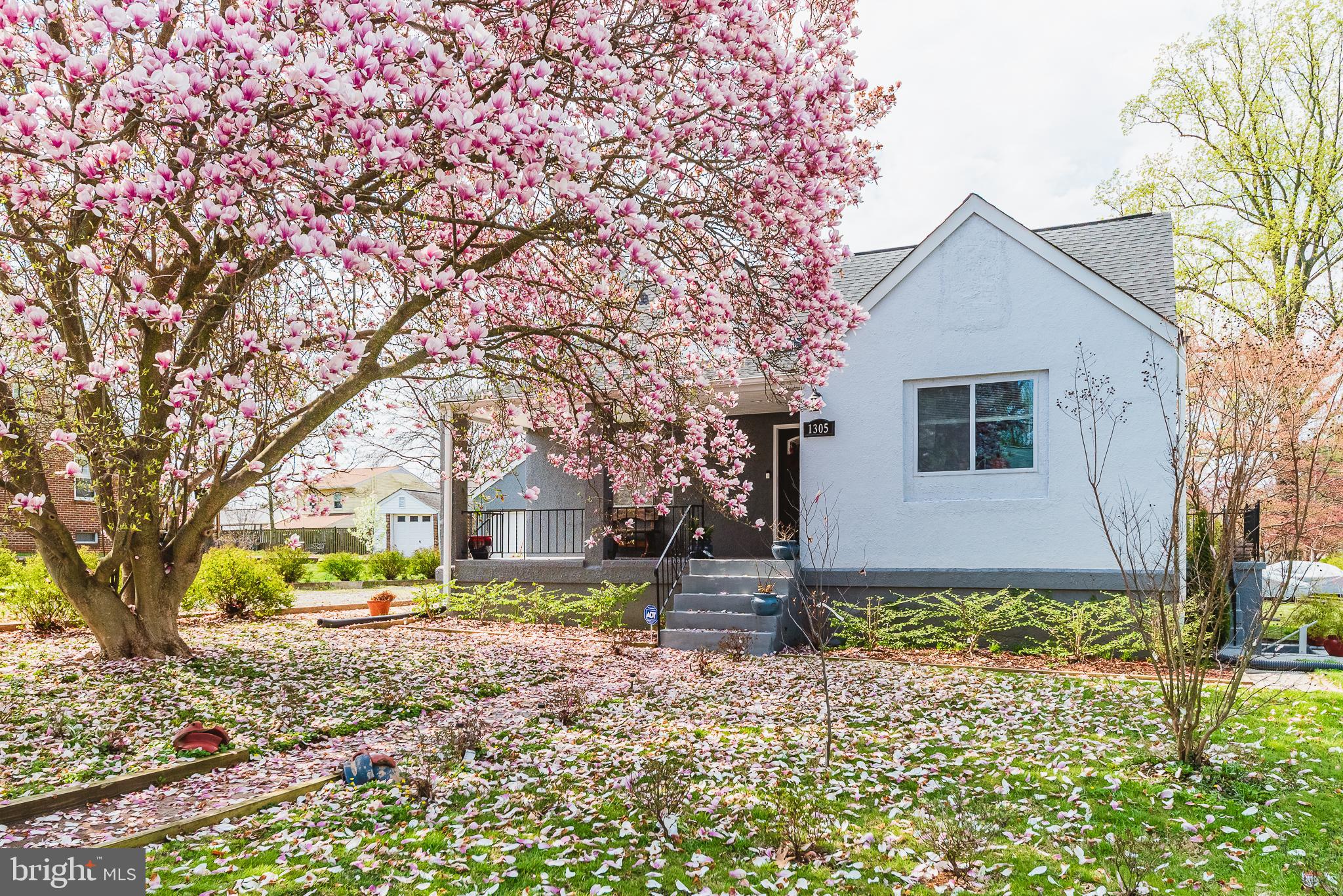 CATONSVILLE MANOR - Residential