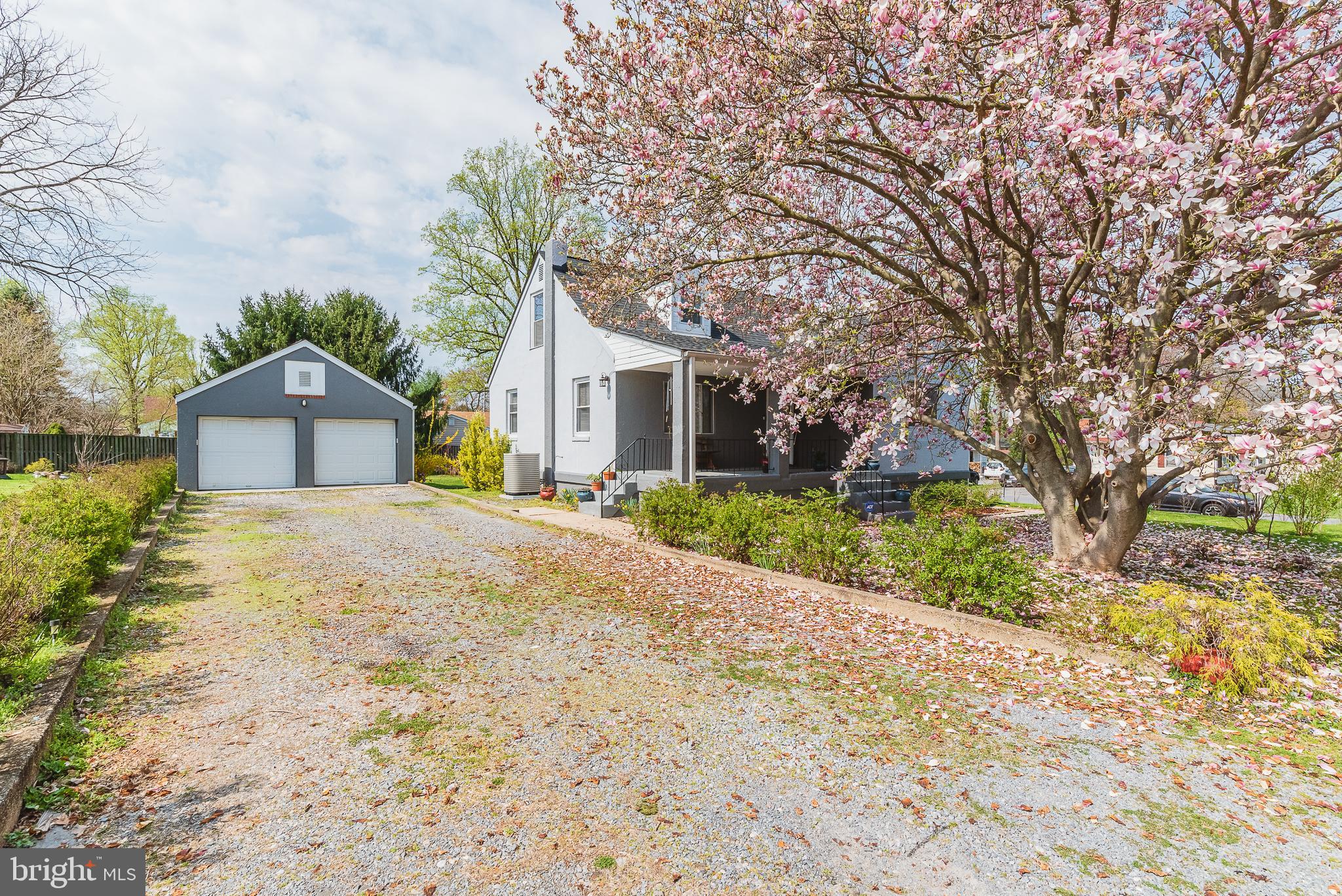 CATONSVILLE MANOR - Residential