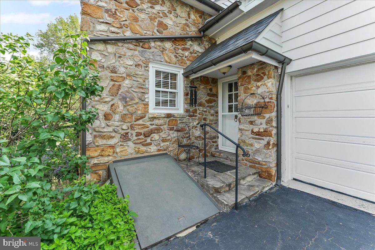 2700 STRASBURG ROAD