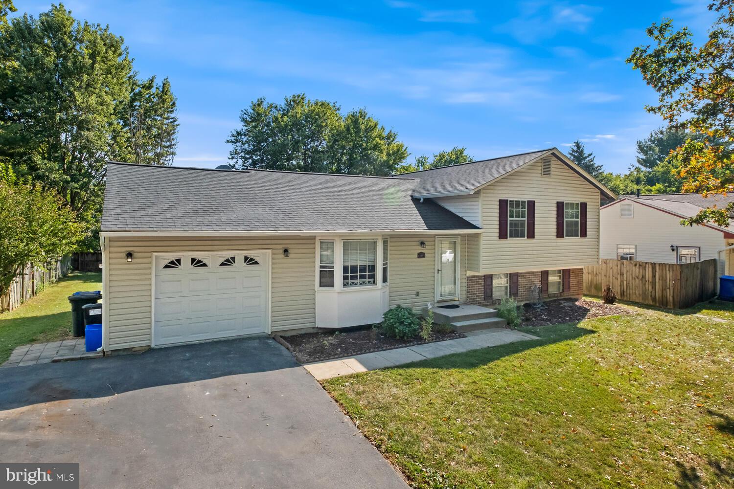 FLOWER HILL - Residential