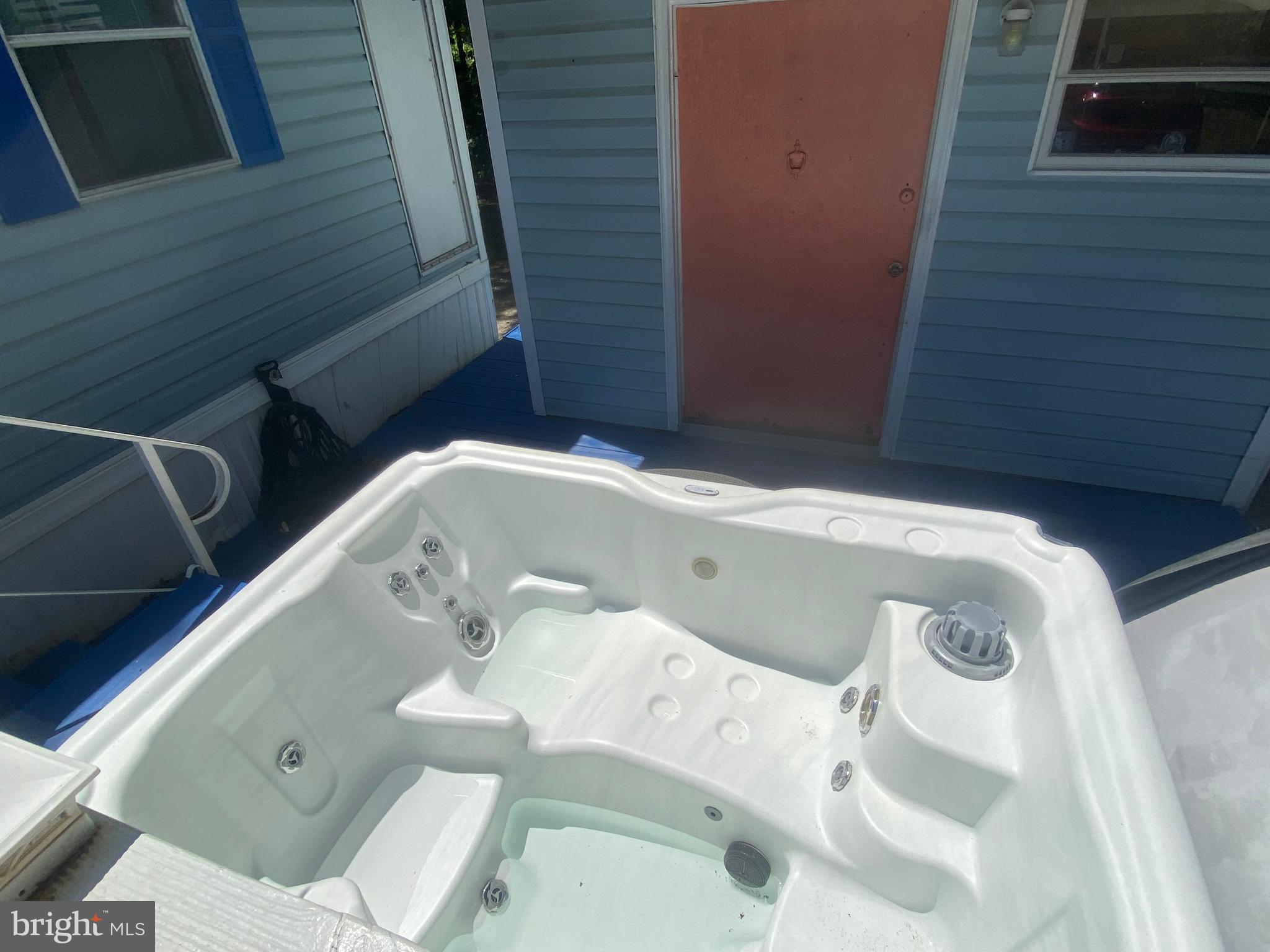 POTNETS CREEKSIDE - Residential