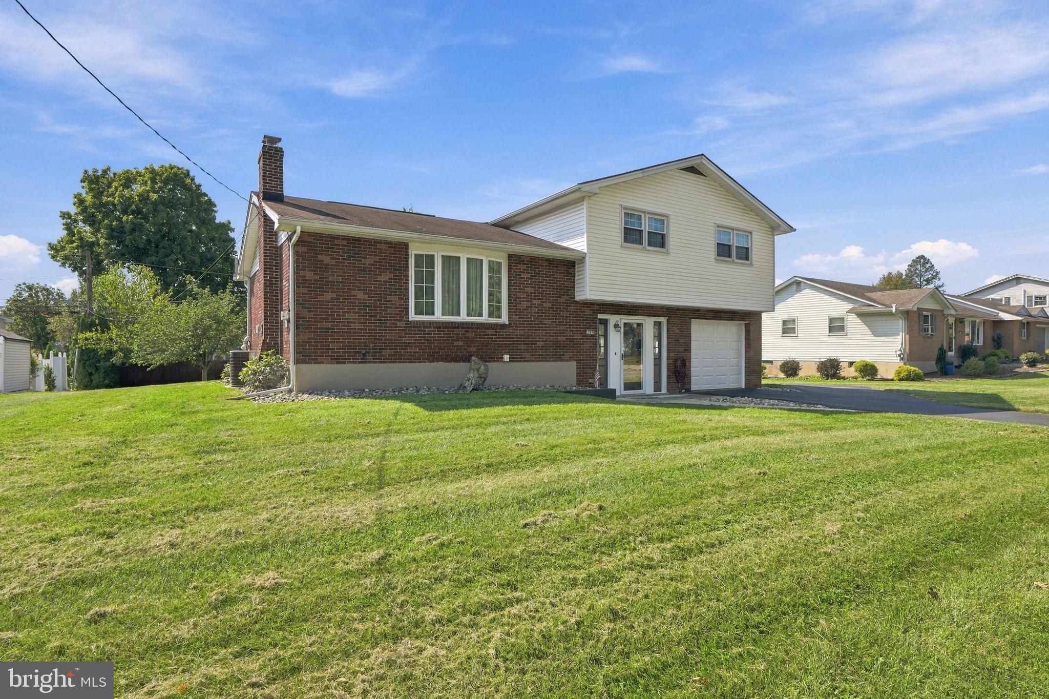 1543 STOKE PARK ROAD