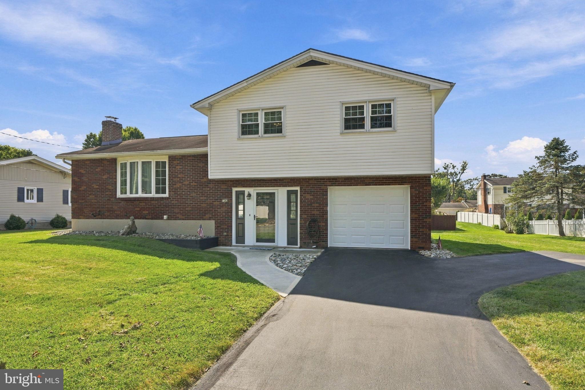 1543 STOKE PARK ROAD