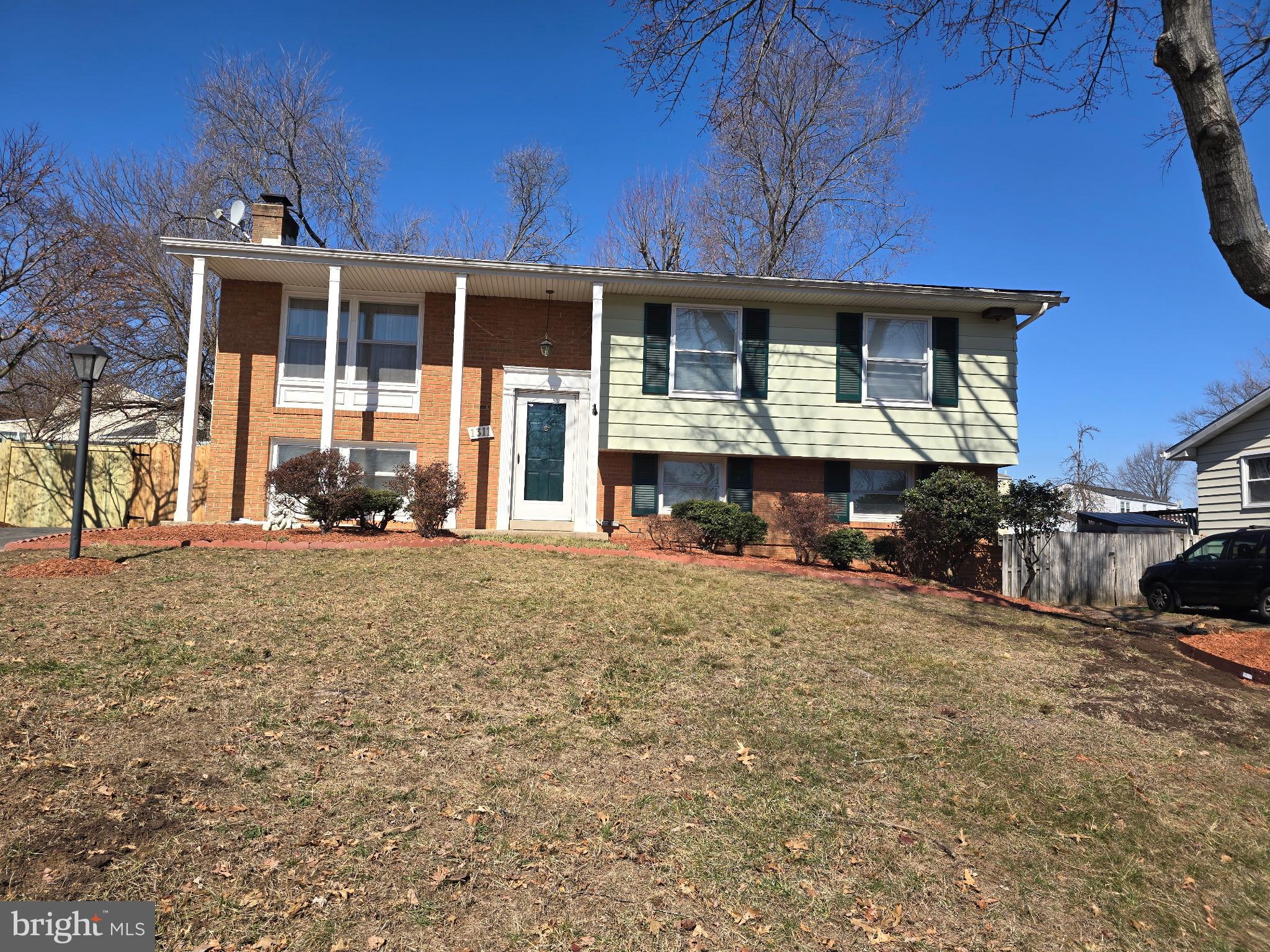 1311 E HOLLY AVENUE E