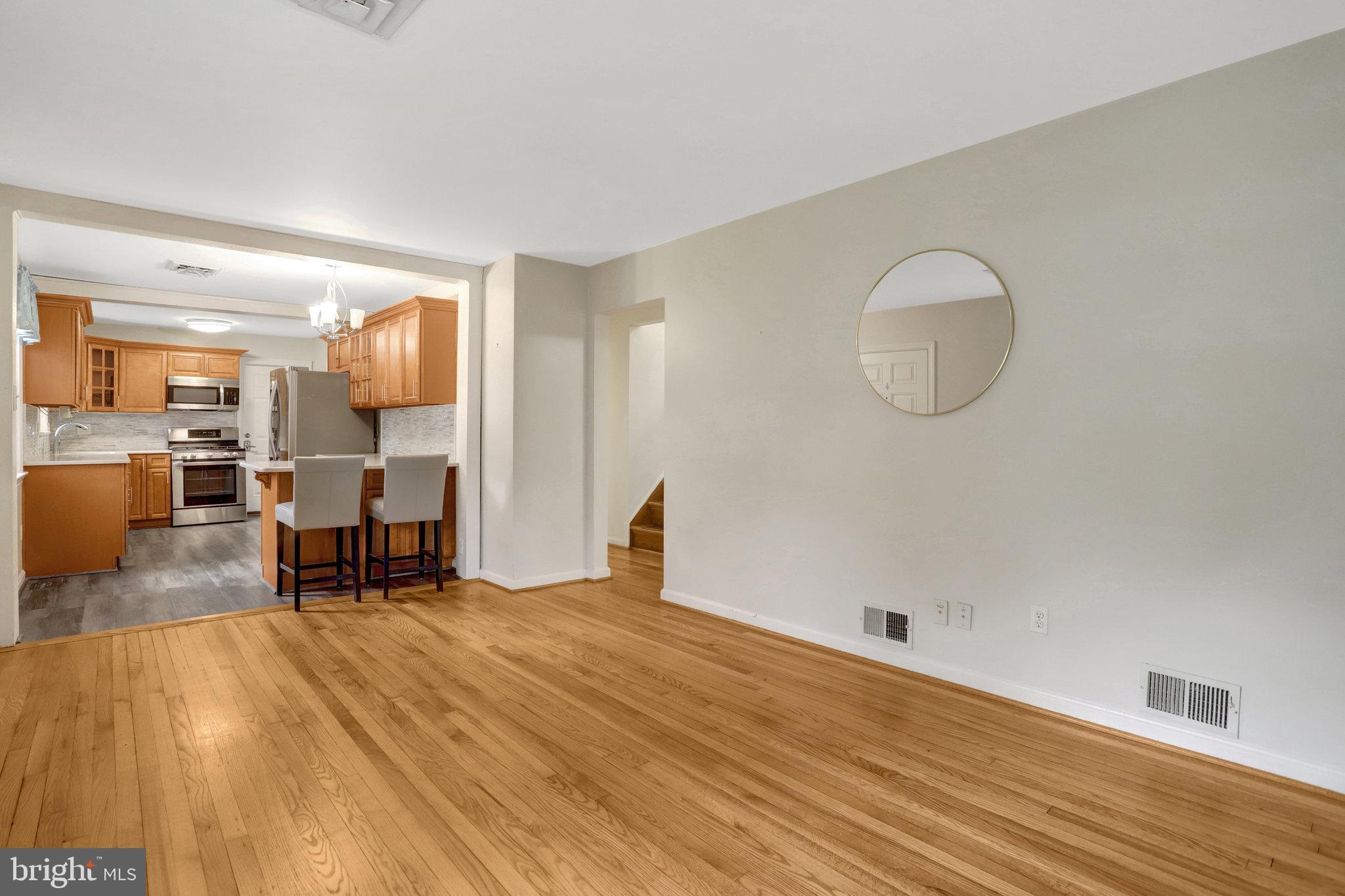 HOLMES RUN HEIGHTS - Residential