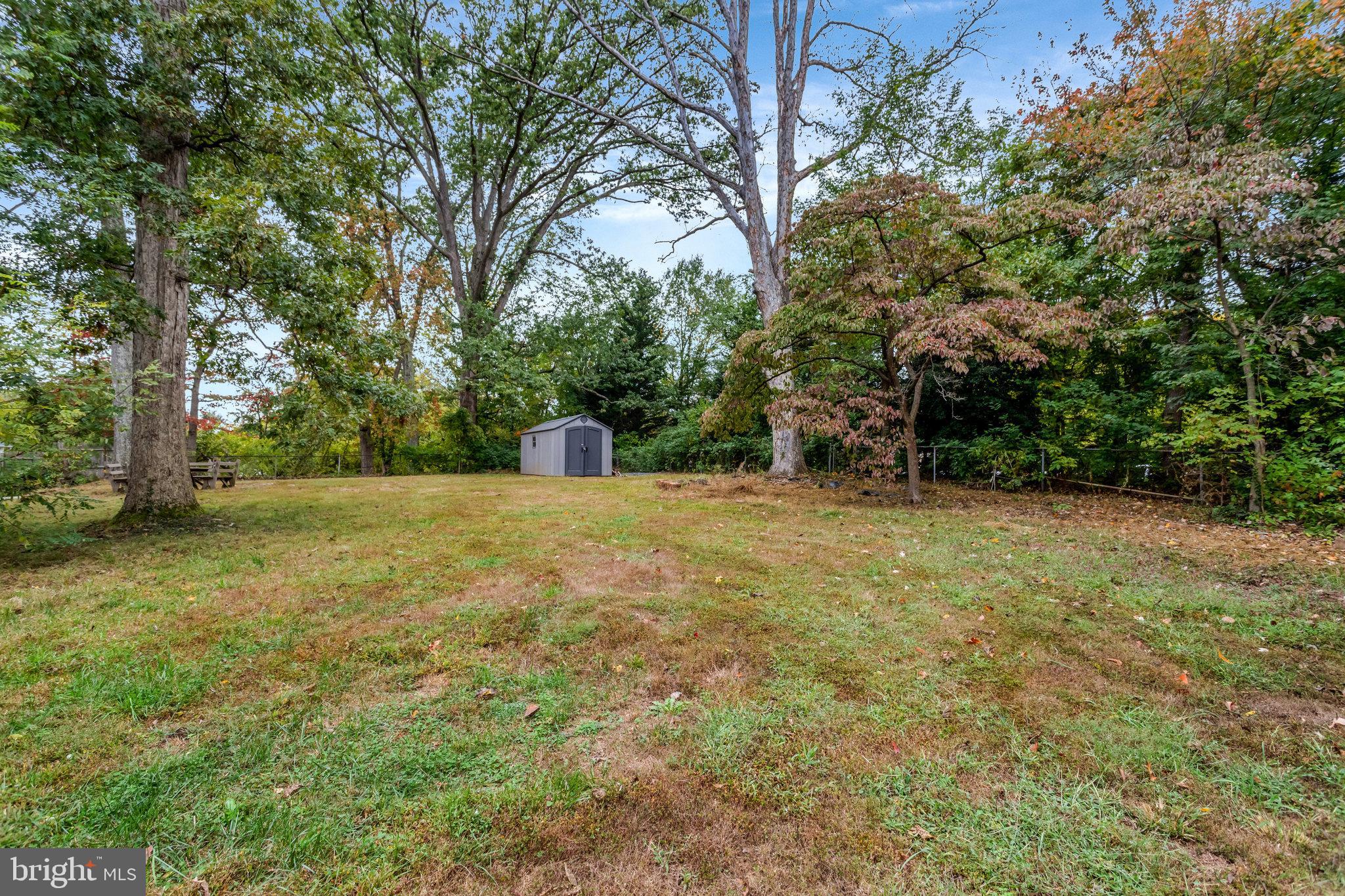 HOLMES RUN HEIGHTS - Residential