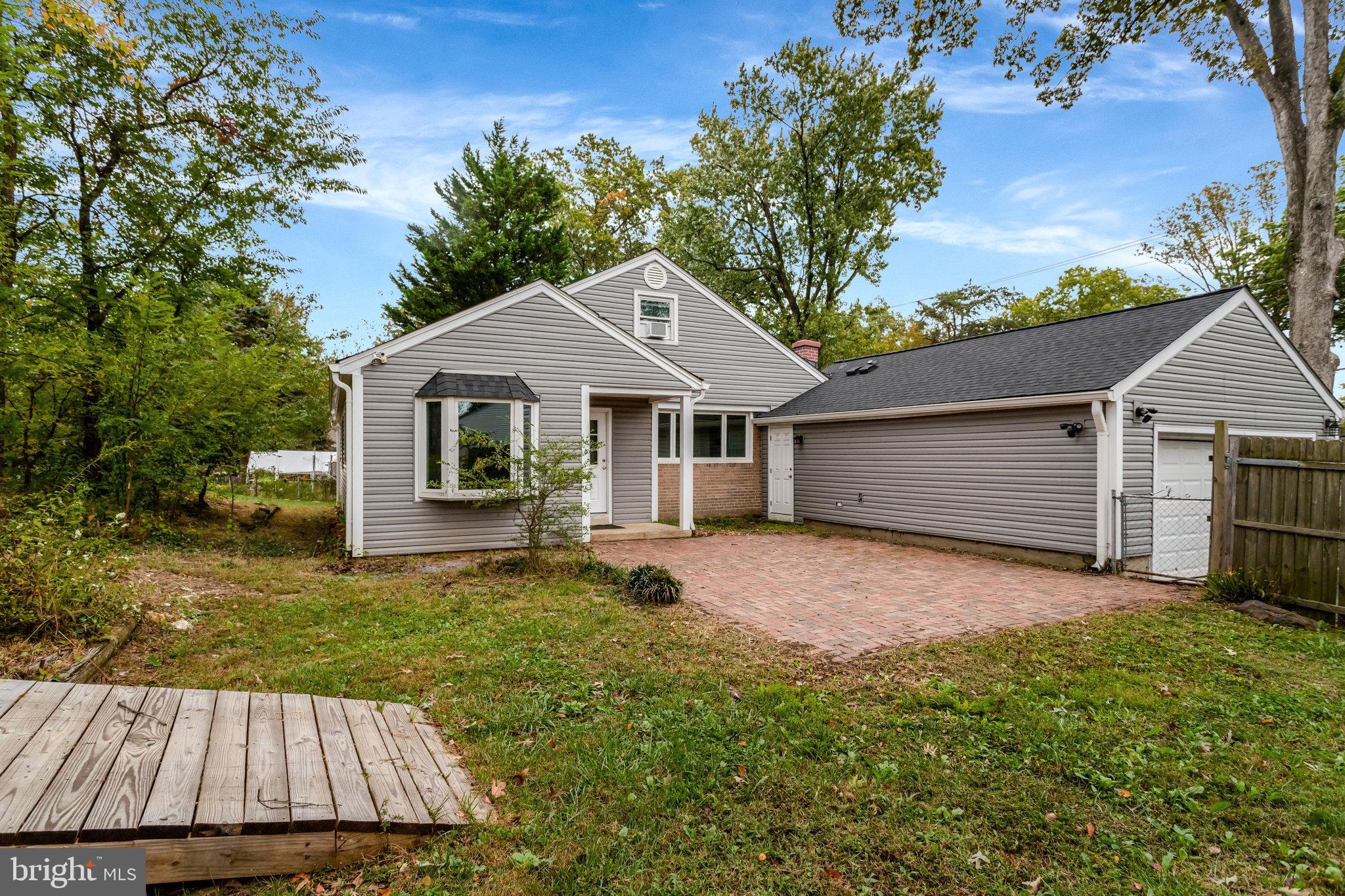 HOLMES RUN HEIGHTS - Residential