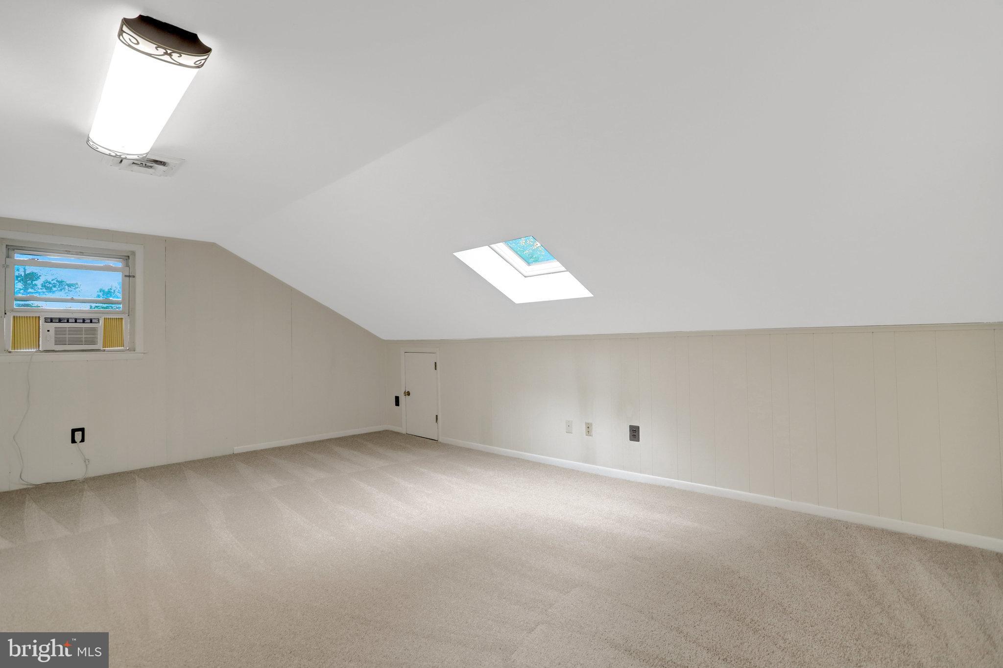 HOLMES RUN HEIGHTS - Residential