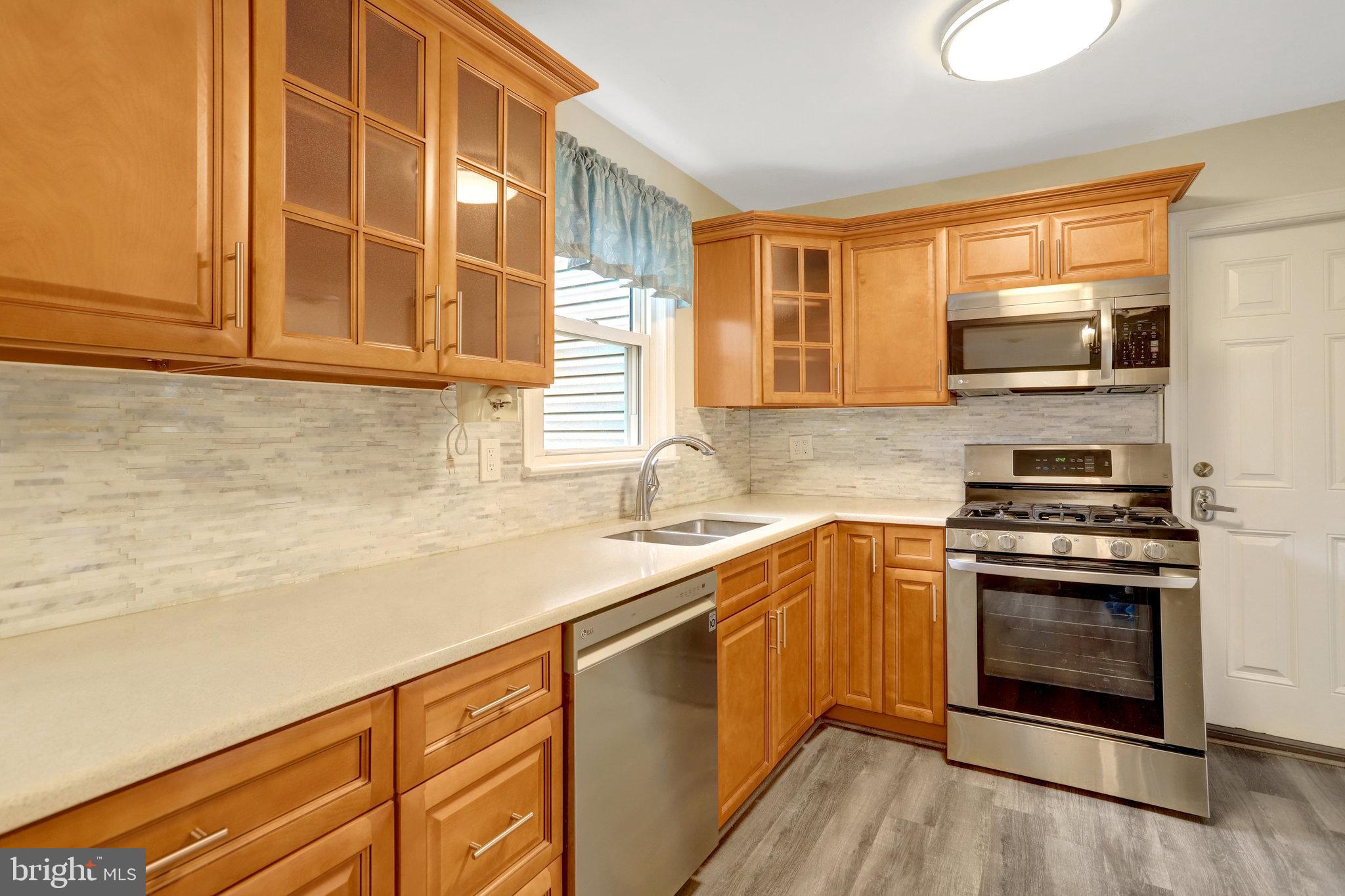 HOLMES RUN HEIGHTS - Residential